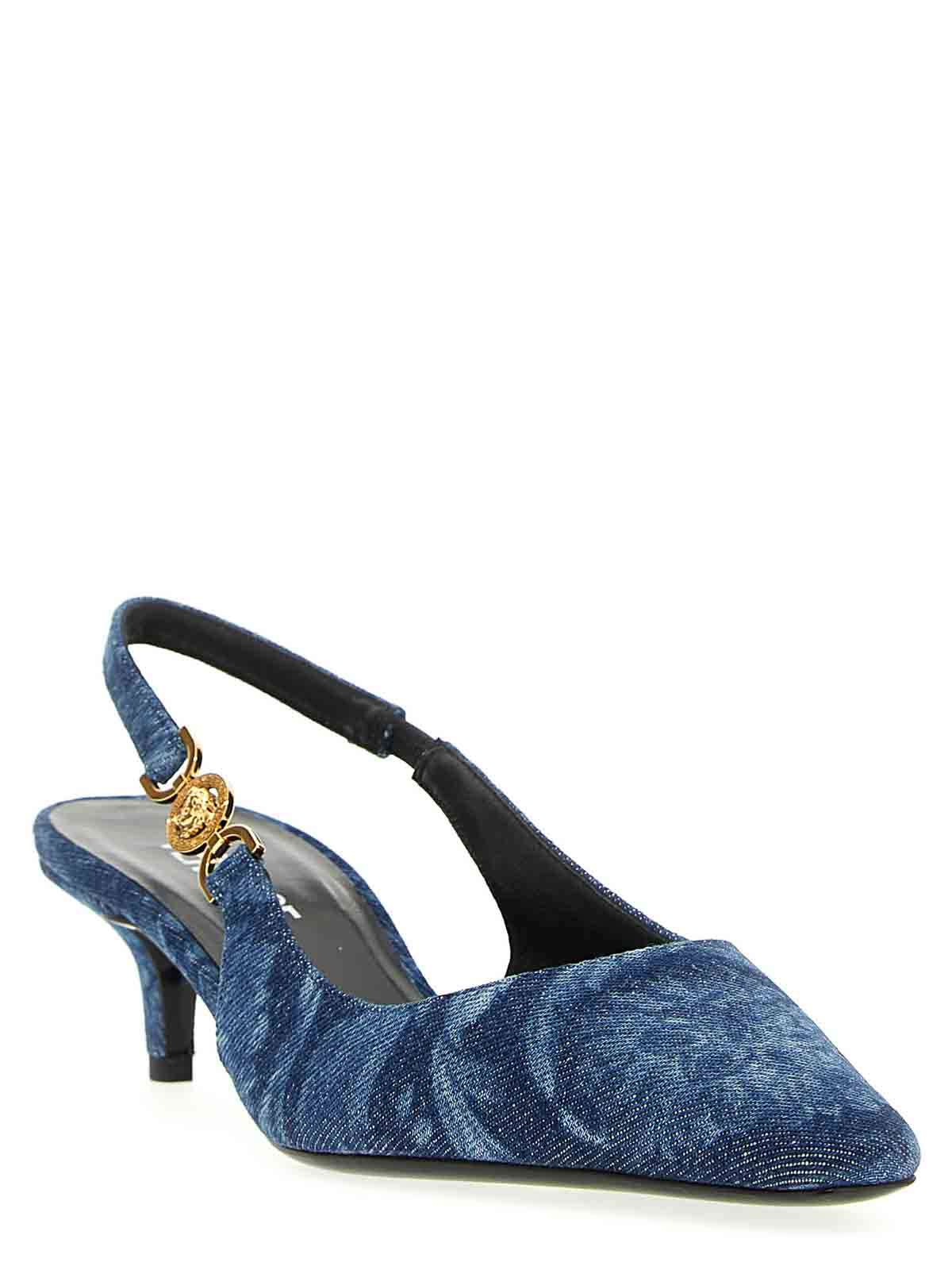 Shop Versace Zapatos De Salón - Azul In Blue