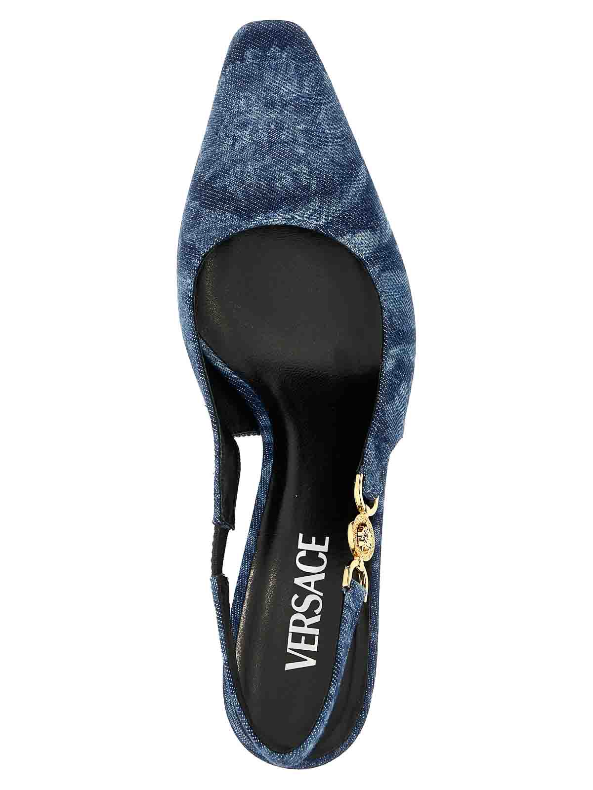 Shop Versace Zapatos De Salón - Azul In Blue