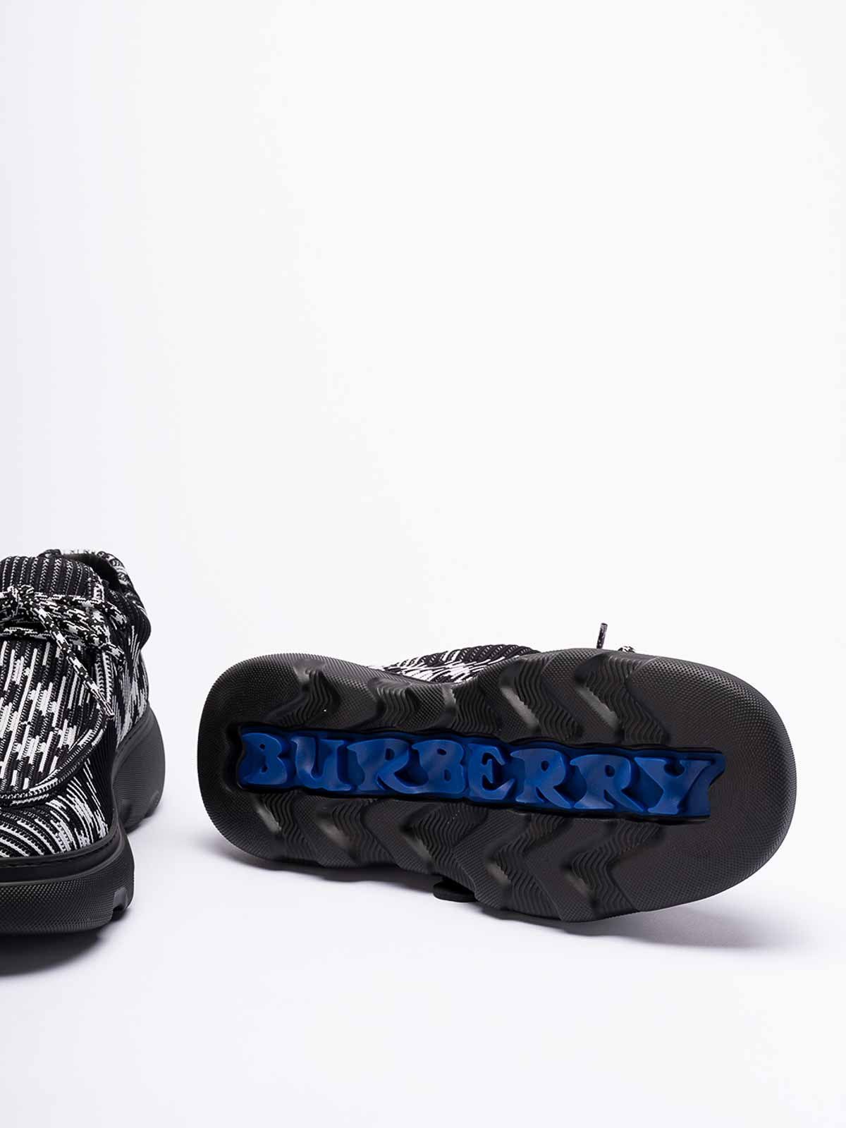 Shop Burberry Zapatos Con Cordones - Negro