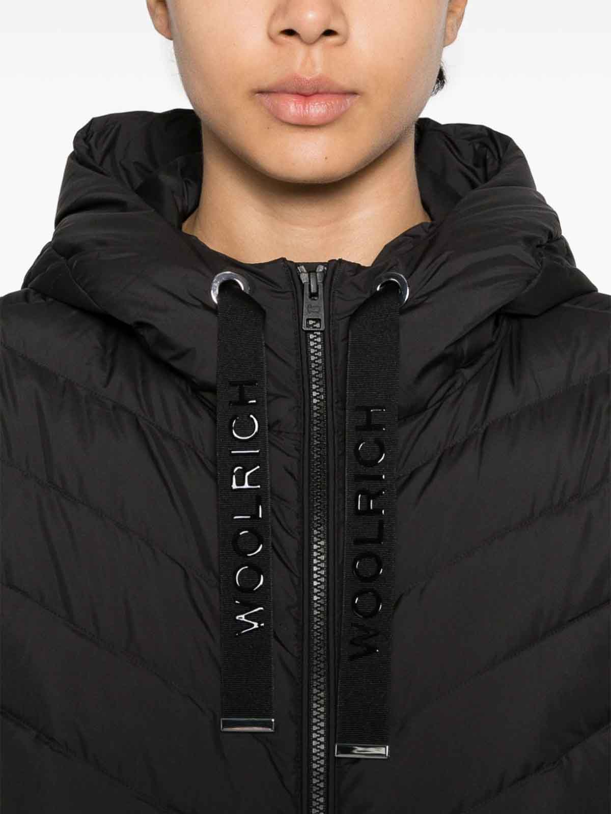 Shop Woolrich Chevron Hooded Jacket In Negro