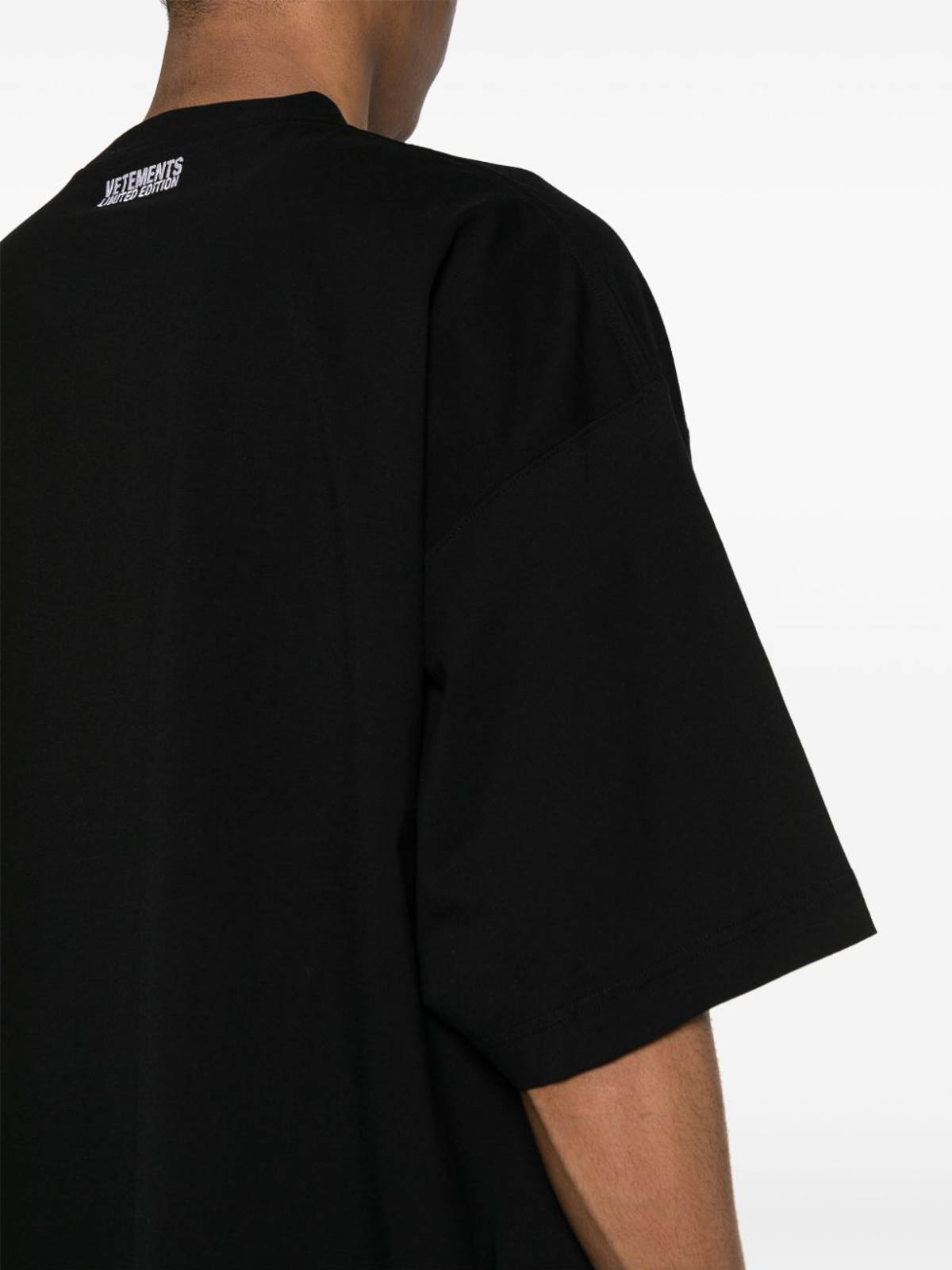 Shop Vetements Camiseta - Negro