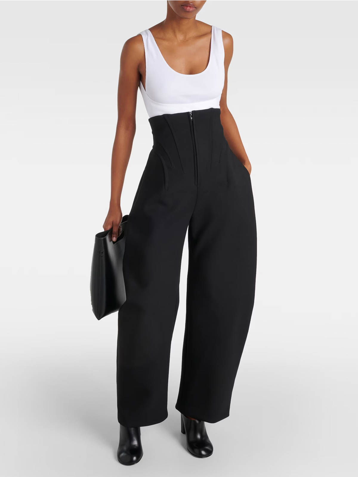 【ALAIA】NEW ROUND PANTS ALAÏA BEIGE ROUND CARGO PANTS |ALAÏA US