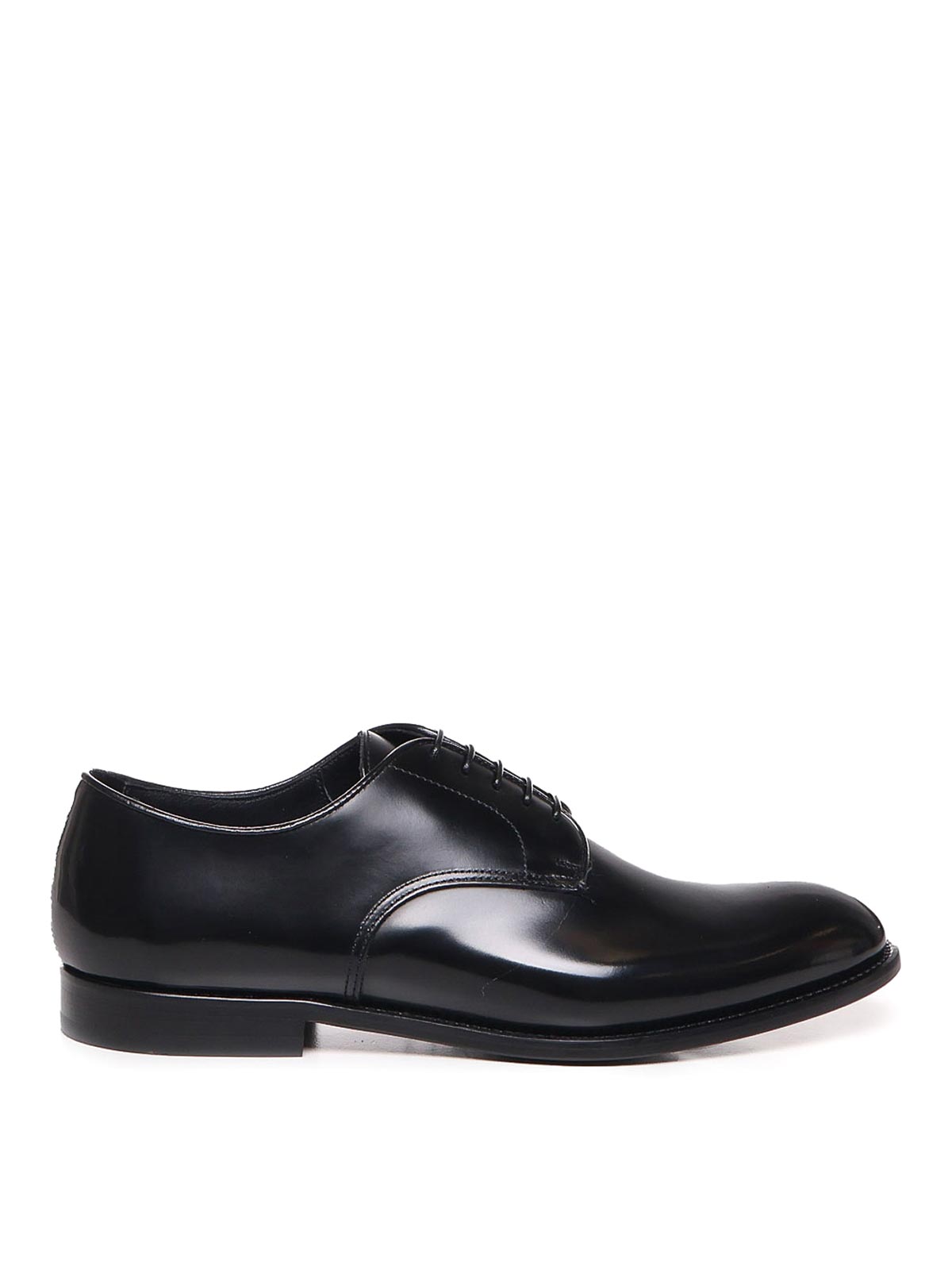 Shop Doucal's Smooth Leather Lace-up In Black