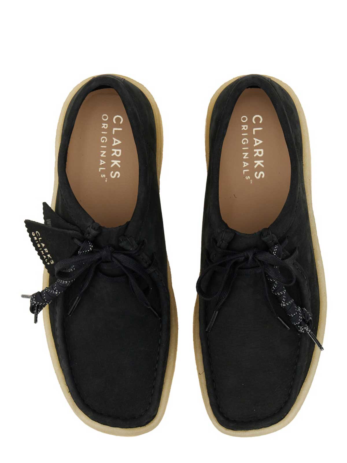 Shop Clarks Zapatos Con Cordones - Wallabee In Black