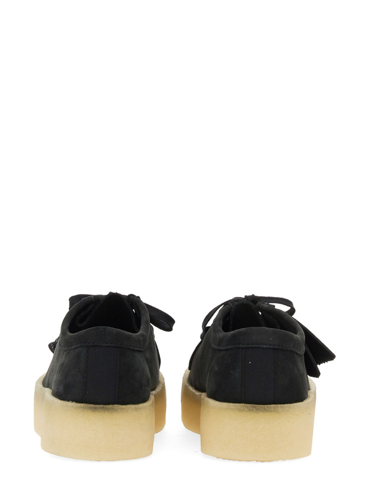 Shop Clarks Zapatos Con Cordones - Wallabee In Black