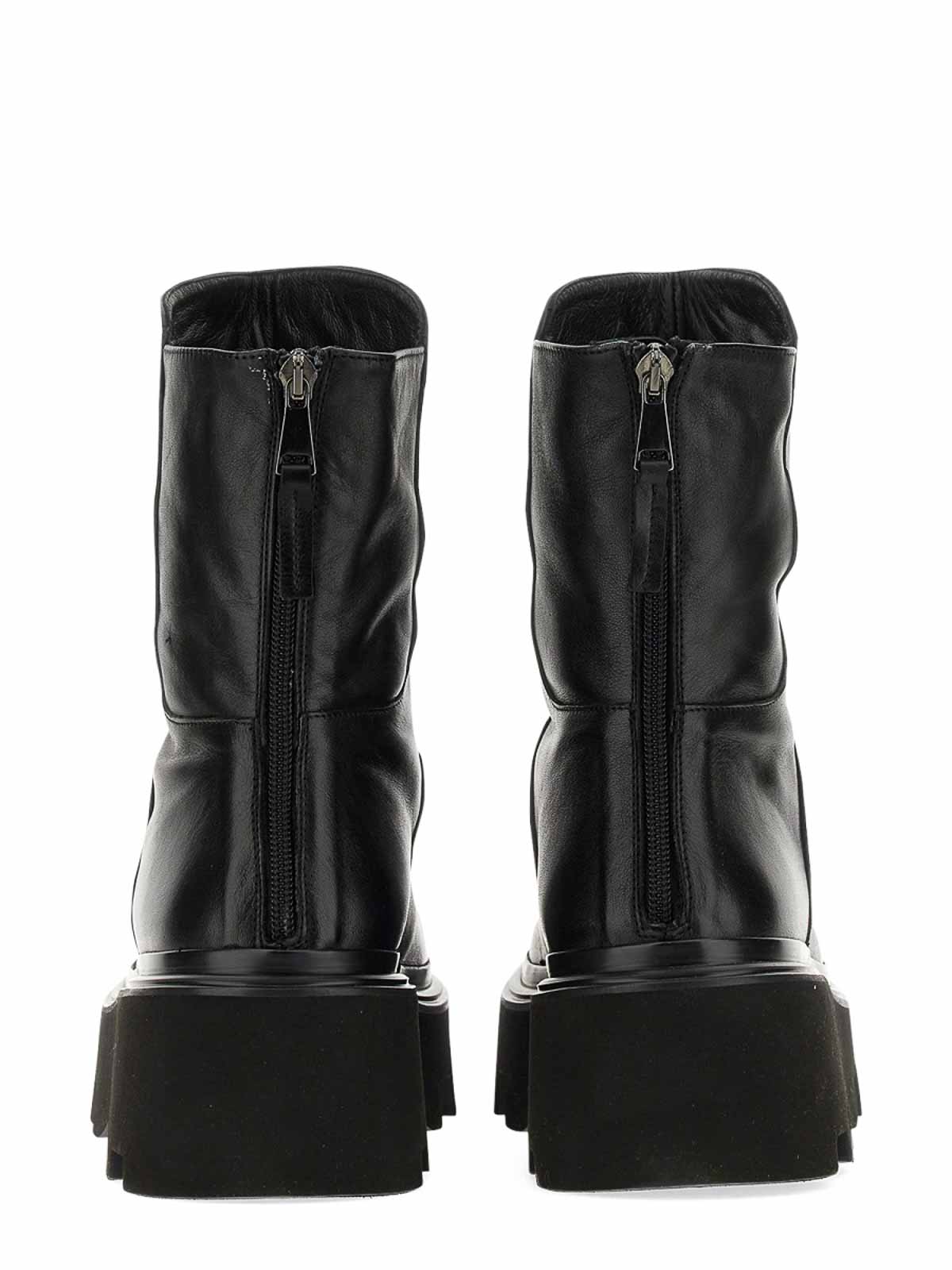 Shop Elena Iachi Botas - Leather In Black