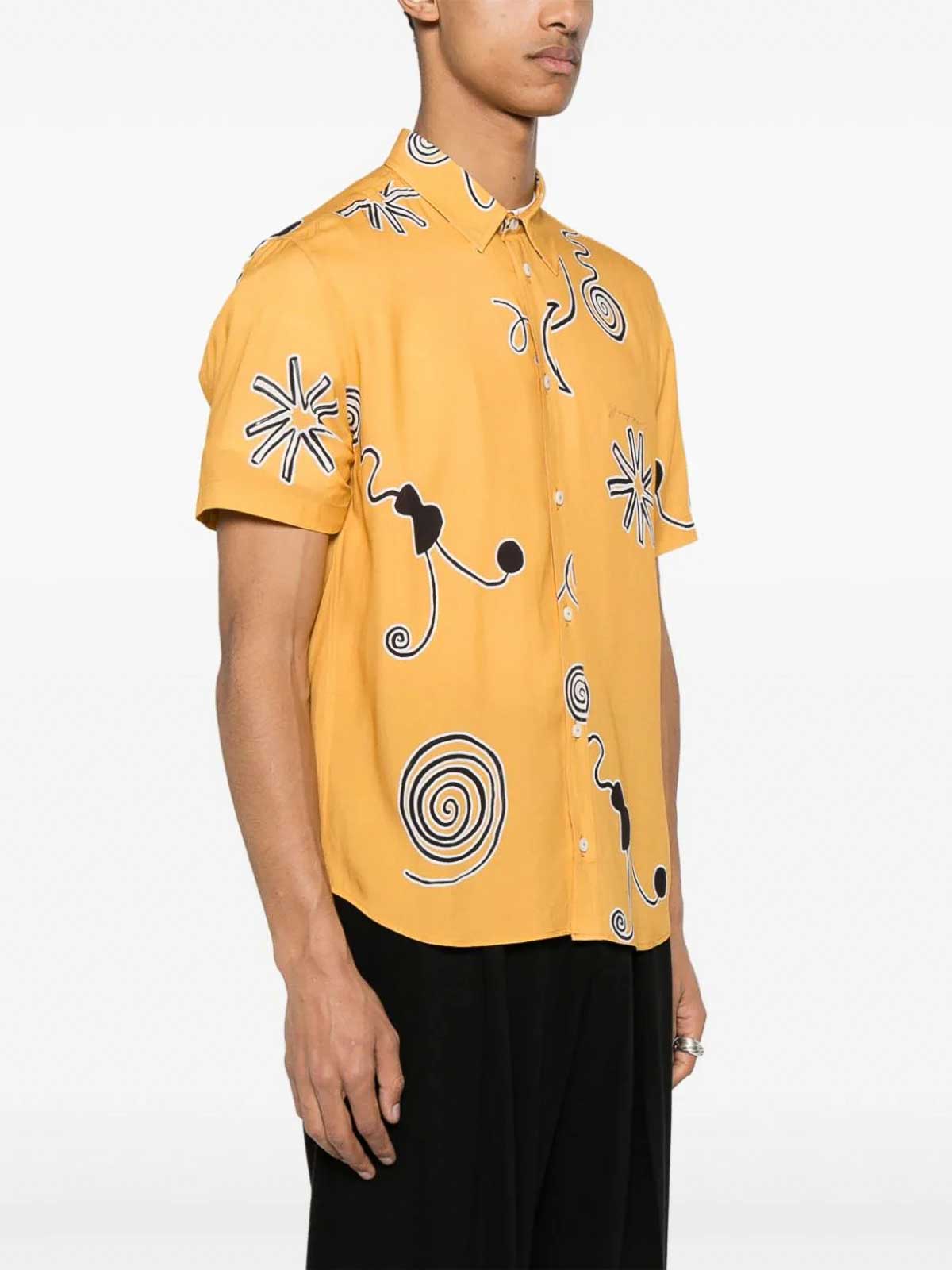 Shop Jacquemus Melo Spiral-print Shirt In Black