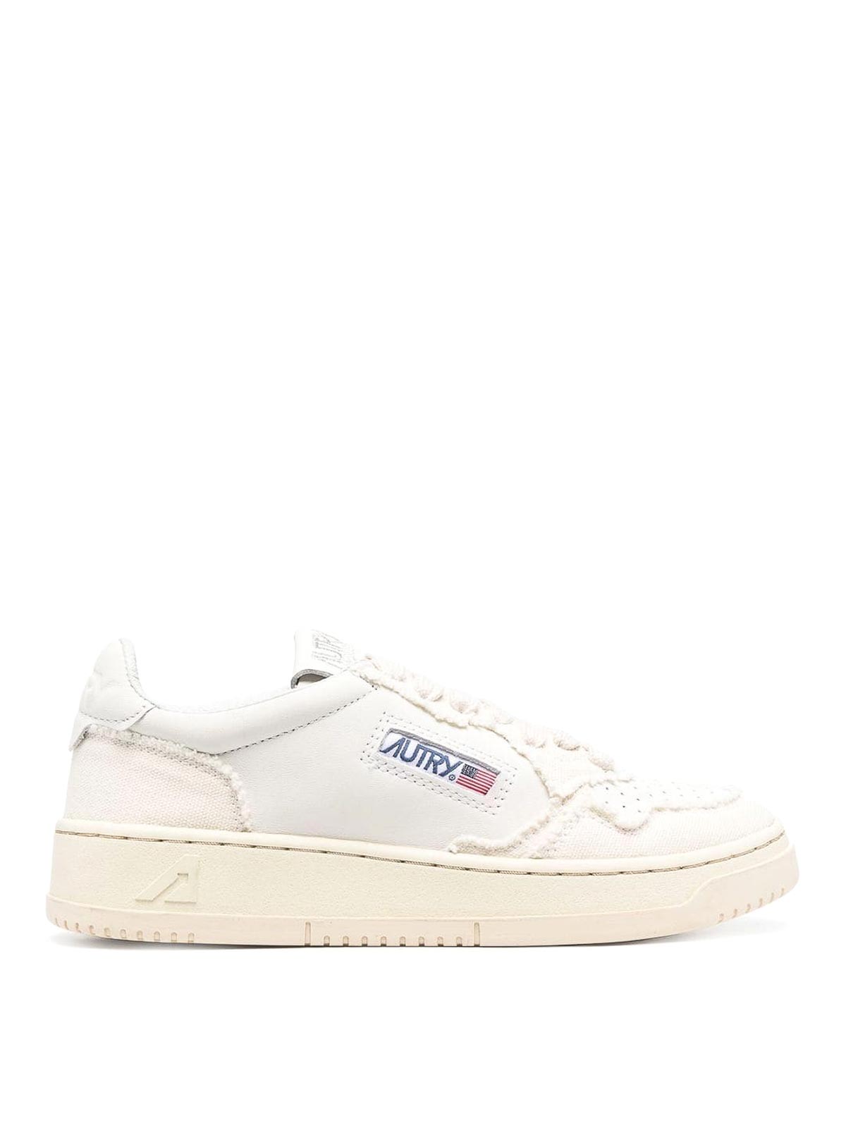 Shop Autry Sneaker Medalist Low In White