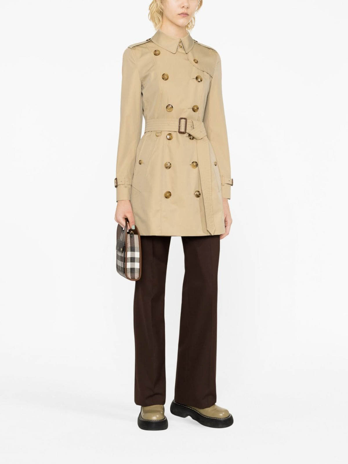 Shop Burberry Chelsea Cotton Trench Coat In Beis