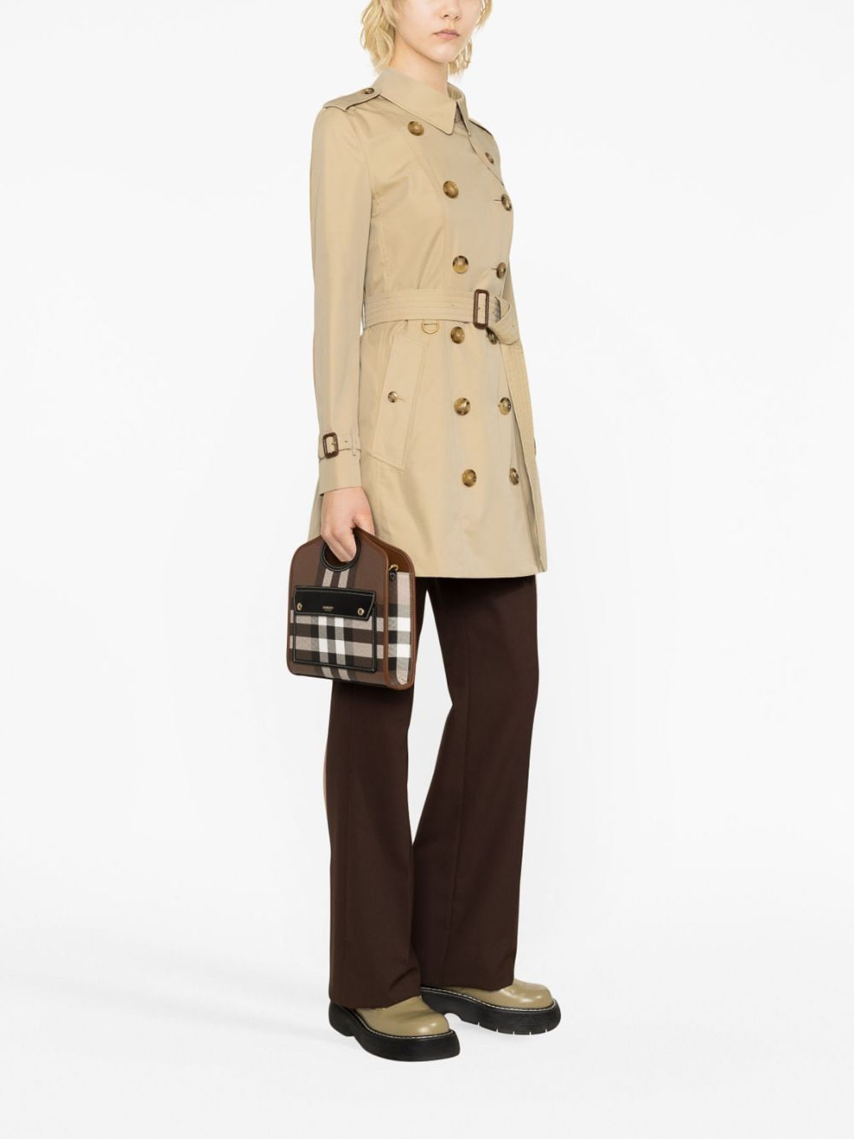 Shop Burberry Chelsea Cotton Trench Coat In Beis