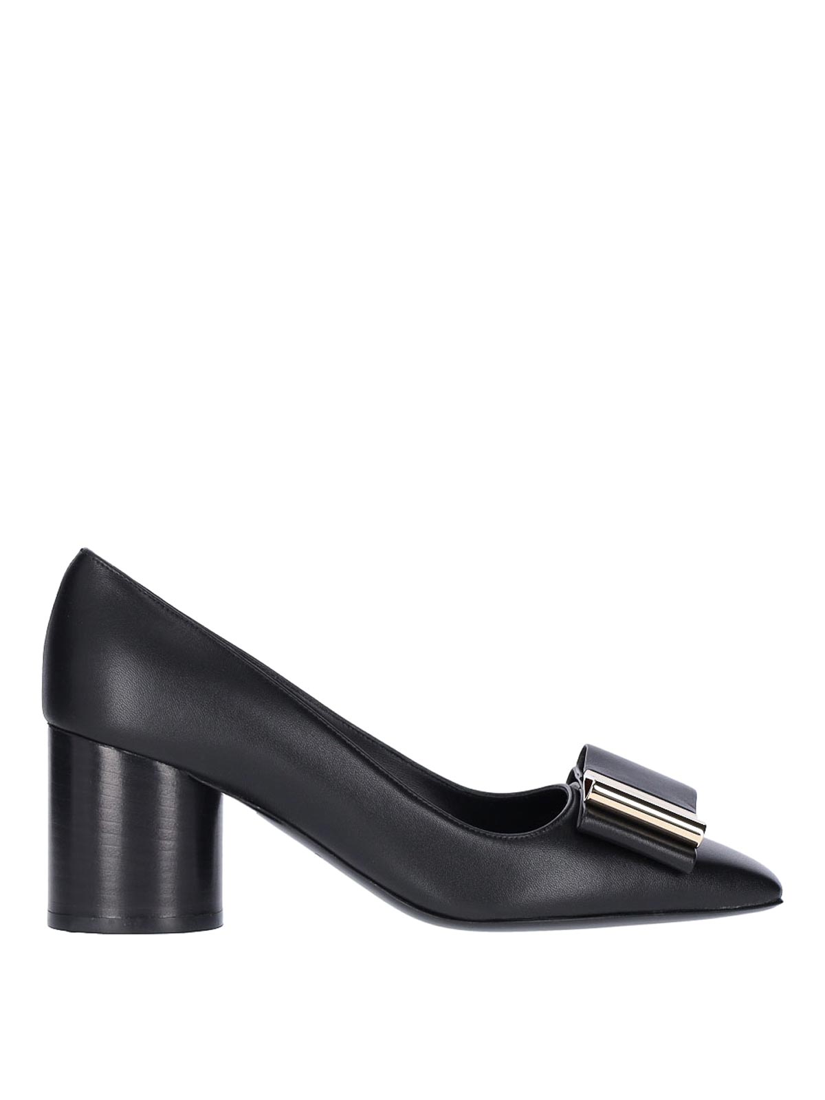 Shop Ferragamo Court Shoes In Black