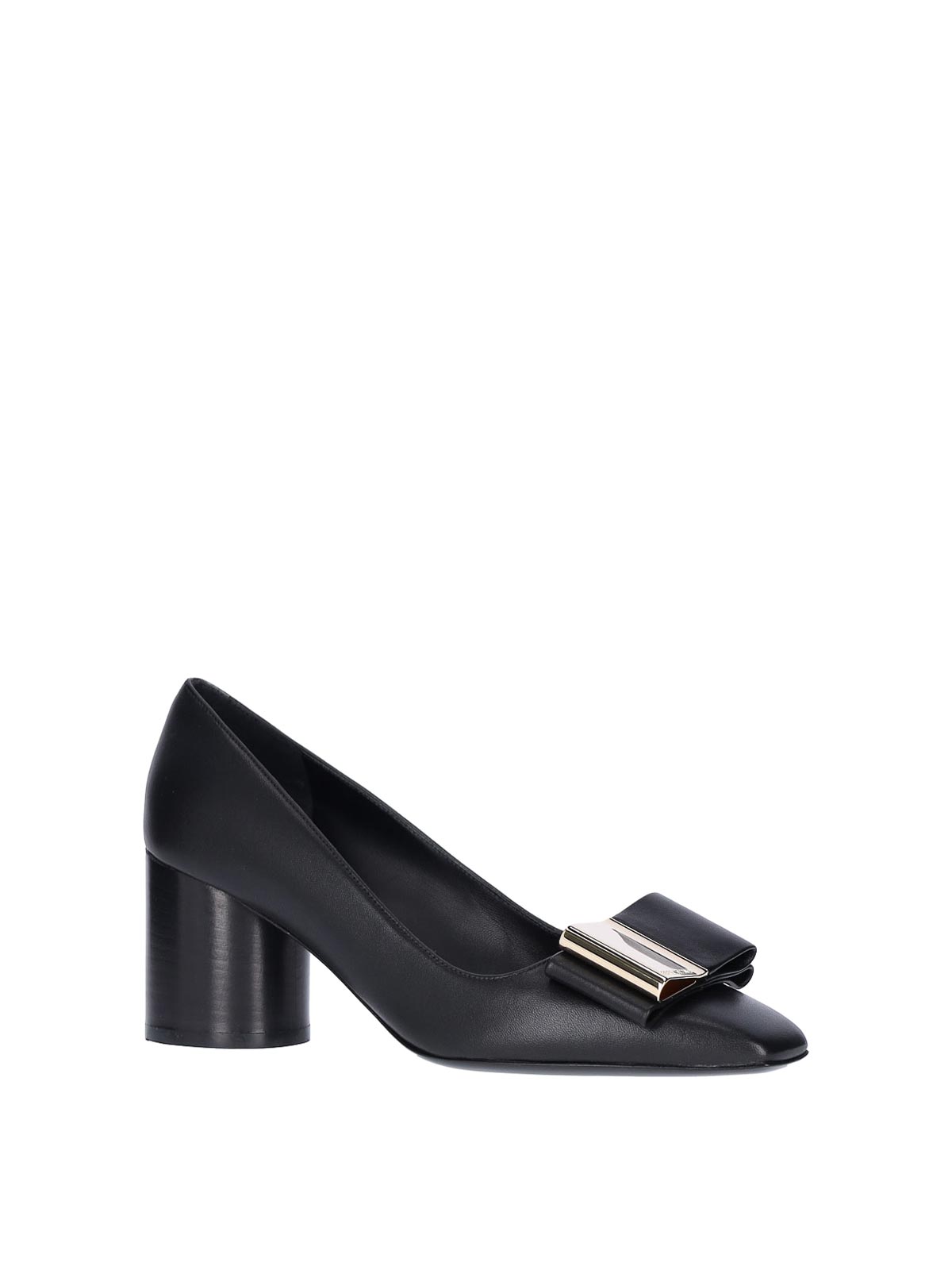 Shop Ferragamo Court Shoes In Black