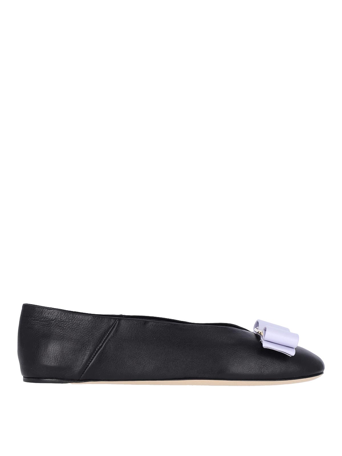 Shop Ferragamo Vara Flat Shoes In Black