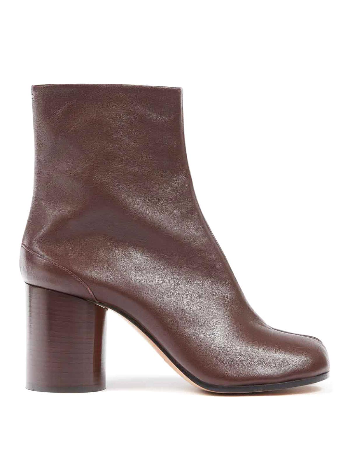 Shop Maison Margiela Tabi Leather Ankle Boots In Rojo Oscuro