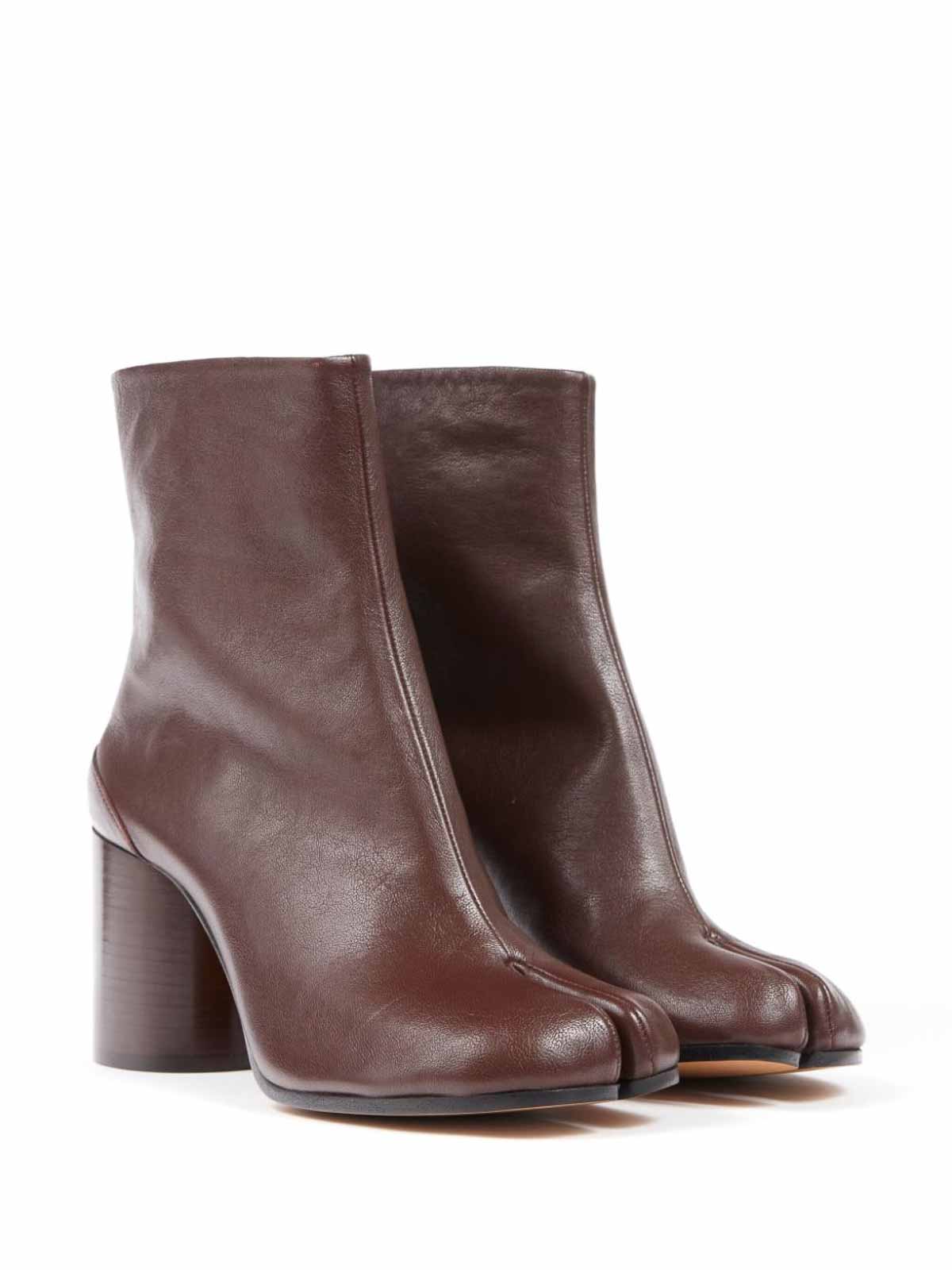 Shop Maison Margiela Tabi Leather Ankle Boots In Rojo Oscuro