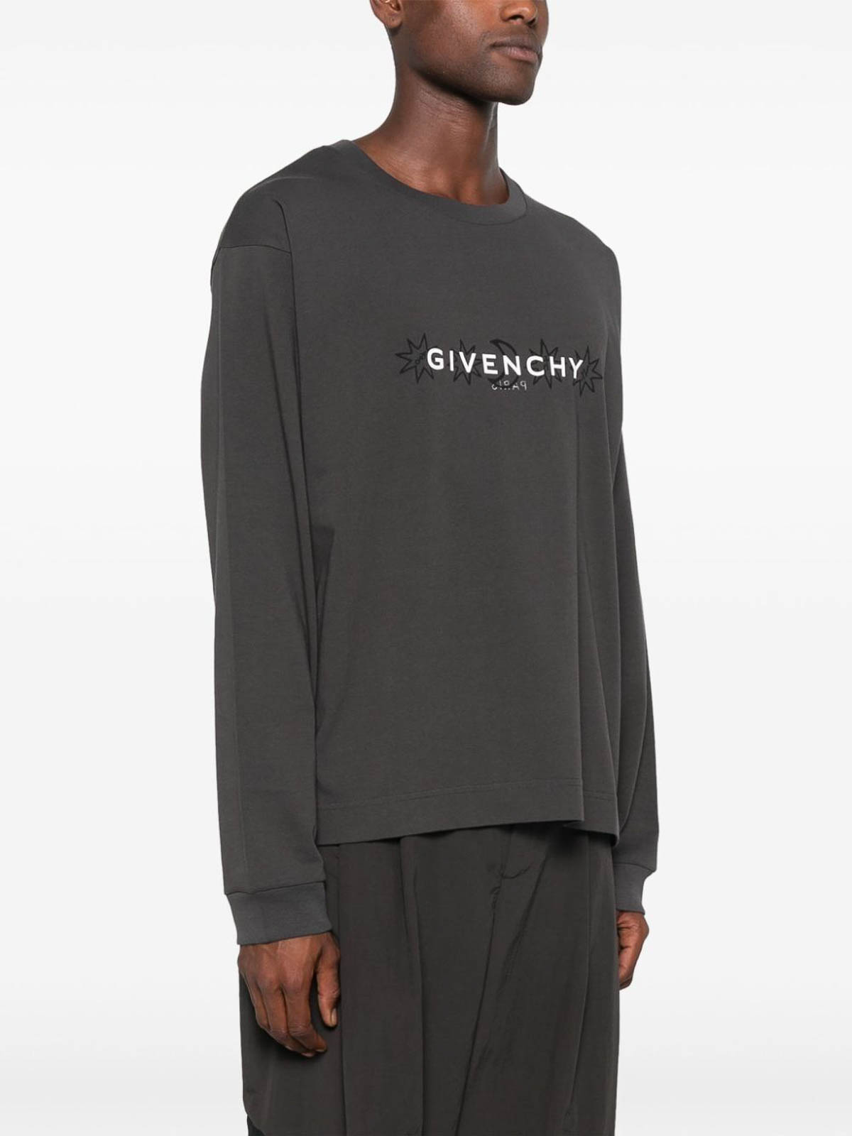 Shop Givenchy T-shirt In Pink