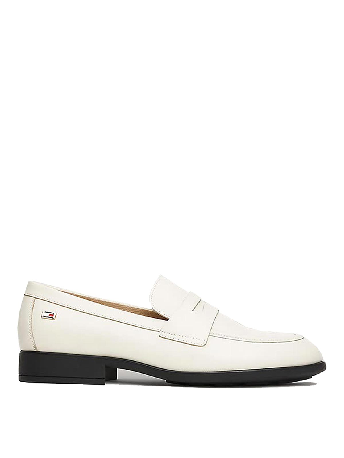 Tommy Hilfiger Flag Leather Classic Loafer In Beige