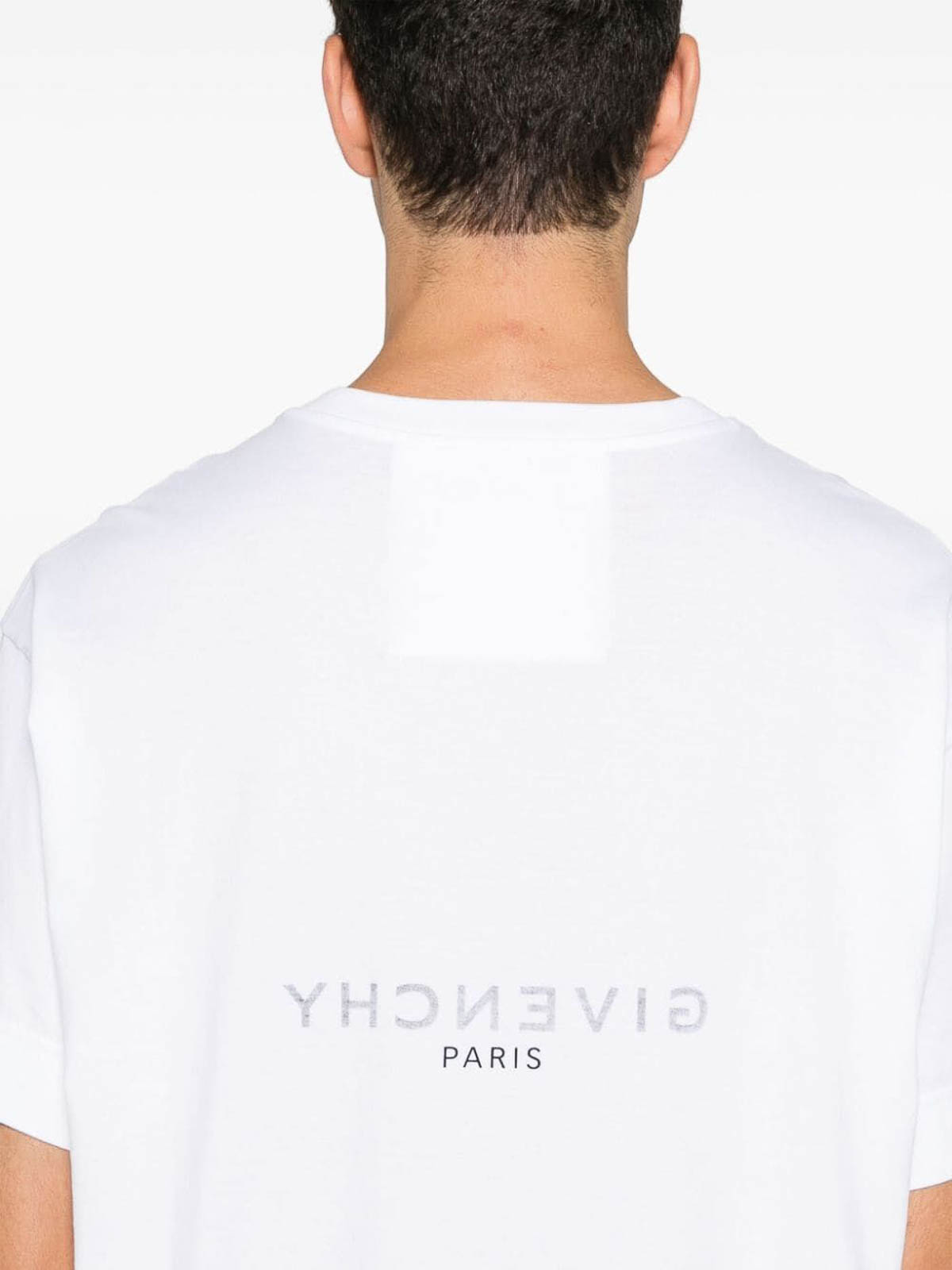 Shop Givenchy T-shirt In White