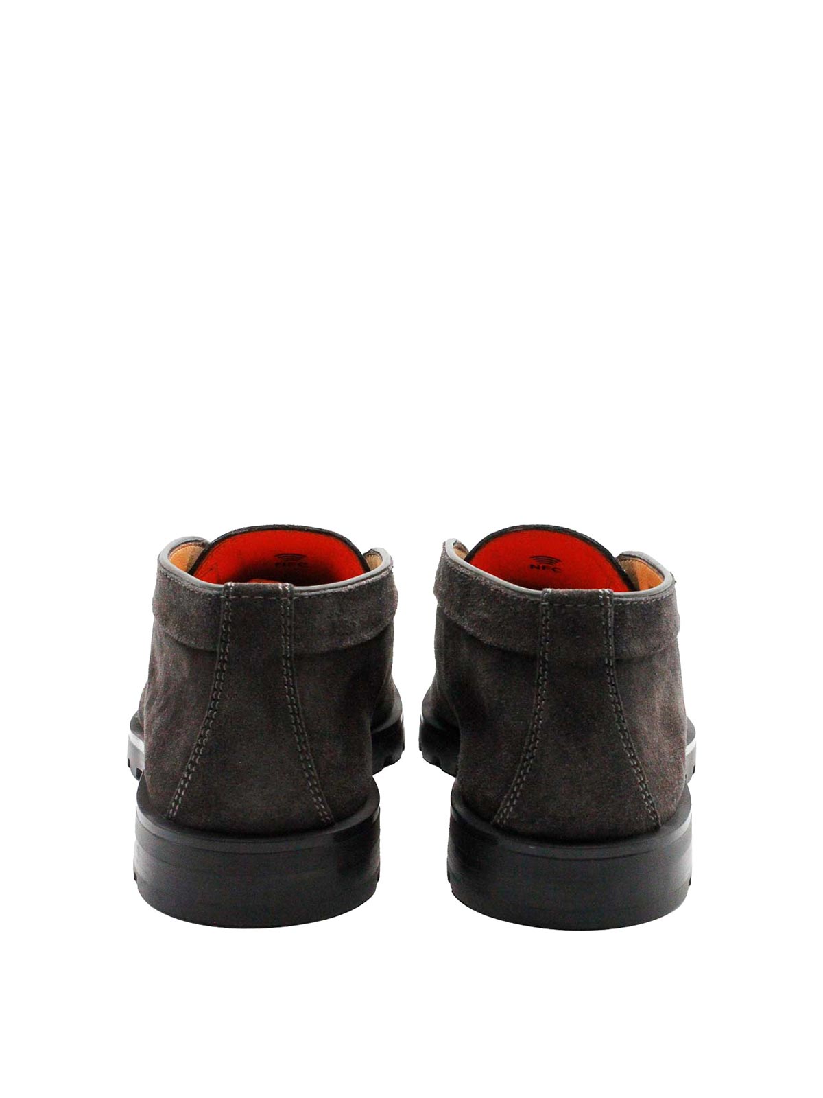 Santoni Desert Boot In Soft Suede With Comfortable Slip-on Fit And Soula In Light Natural Rubber Caoutchouc In Black