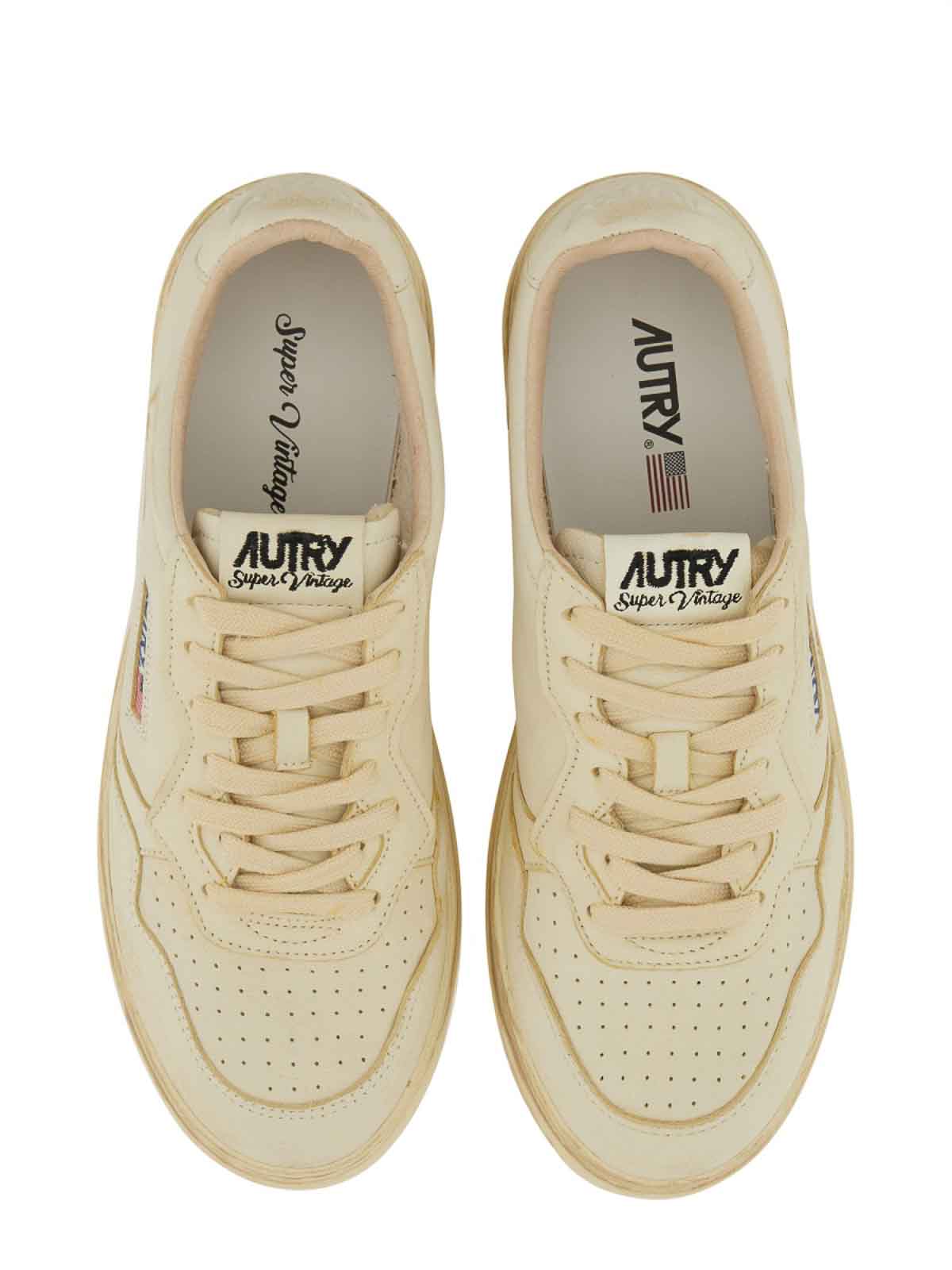 Autry 'medalist Low' White Low Sneakers With Logo Detail