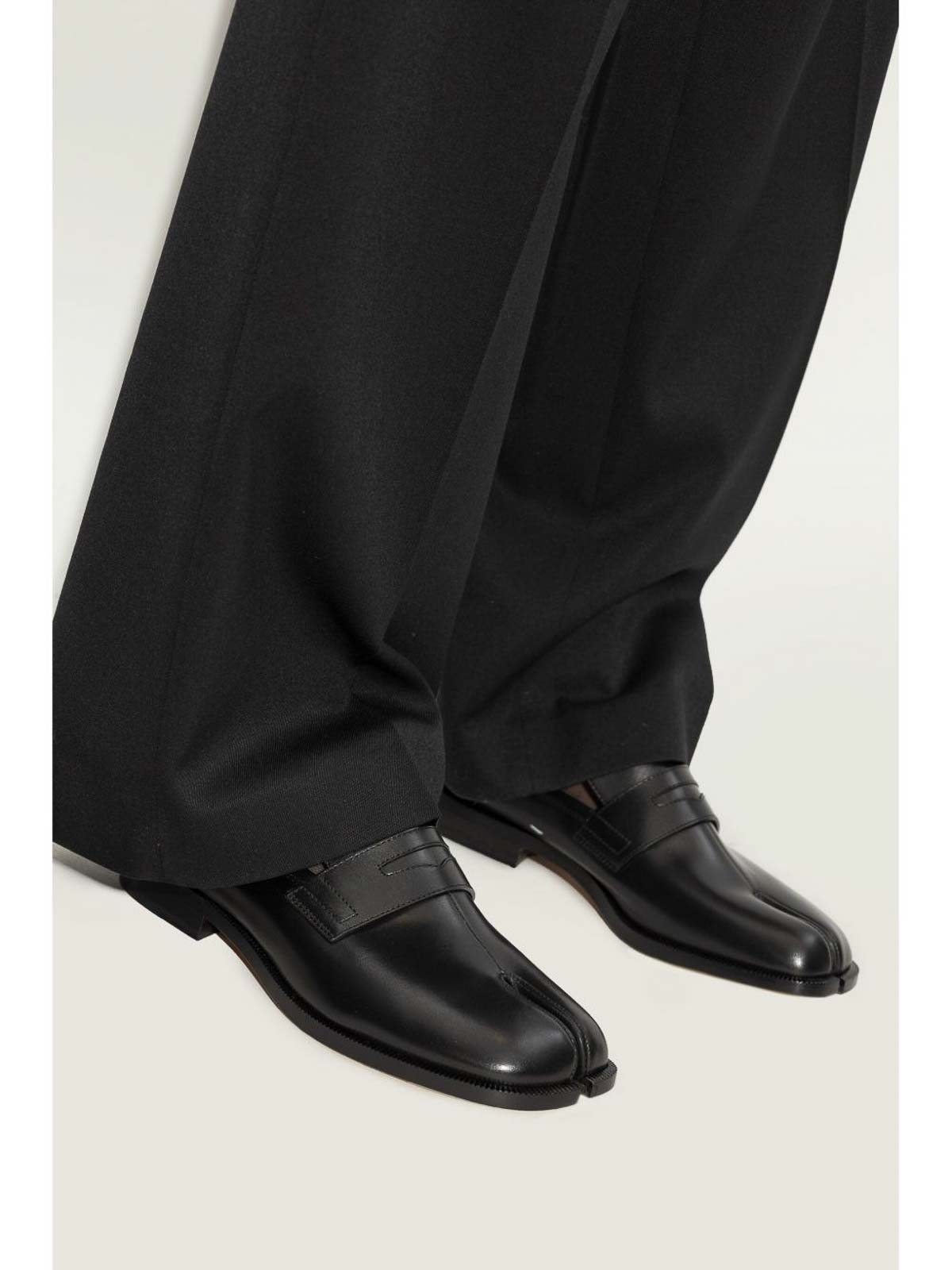 Maison Margiela Black Loafers With Unique Split Toe Design In Gray