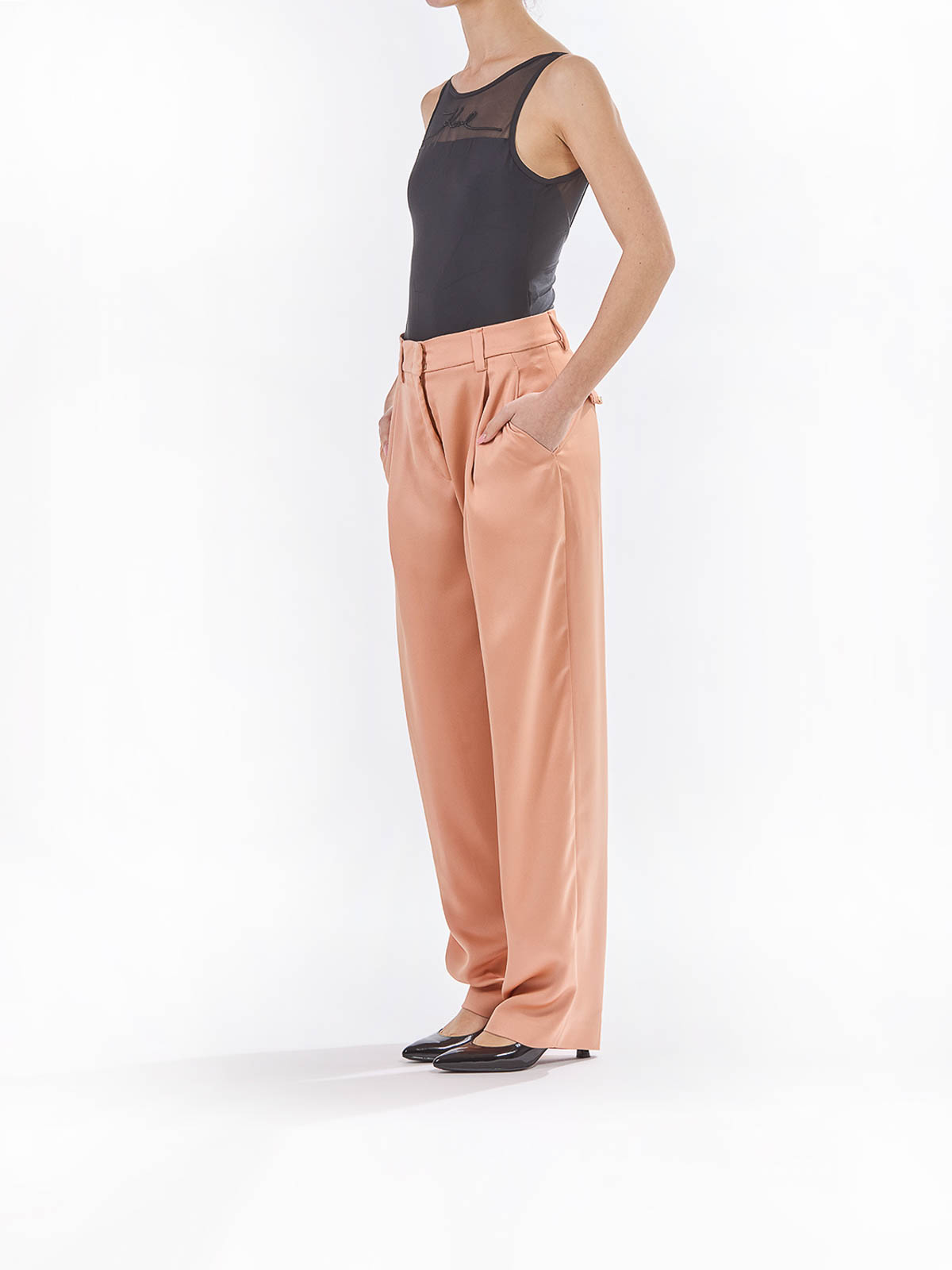 Genny Pantalone Envers Satin In Pink