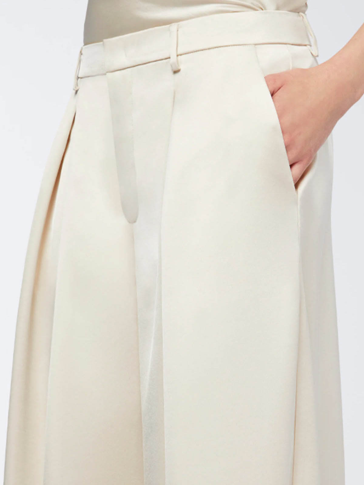The Andamane Casual Pants In Neutral