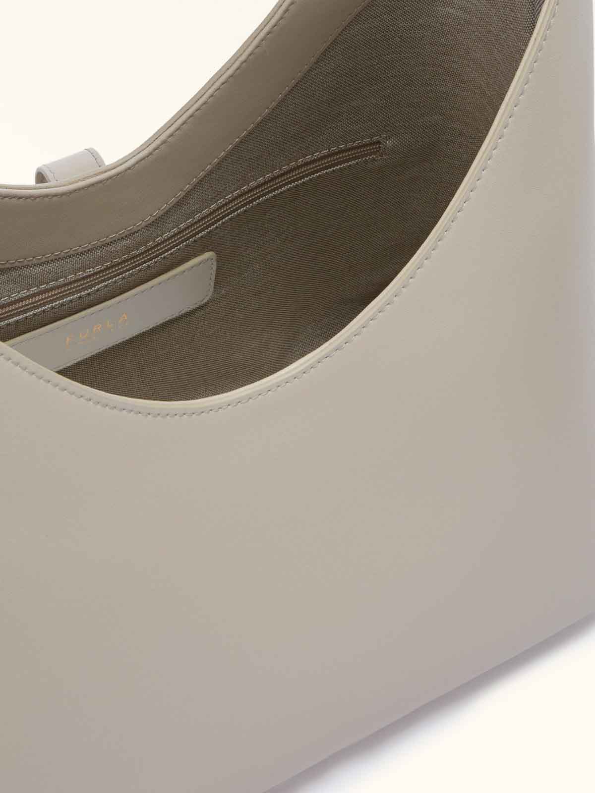 Furla Hobo Mod Bag M In Leather In White