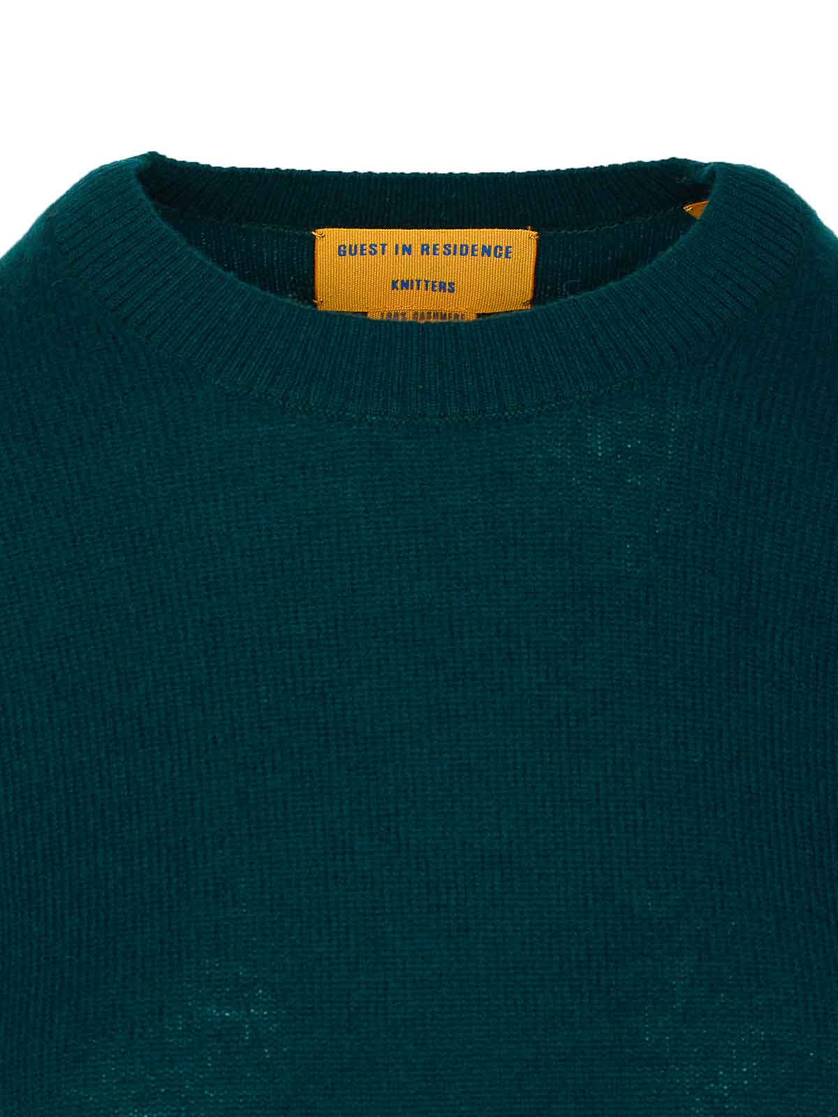 Guest In Residence Shrunken Cashmere Crewneck Sweater In Green