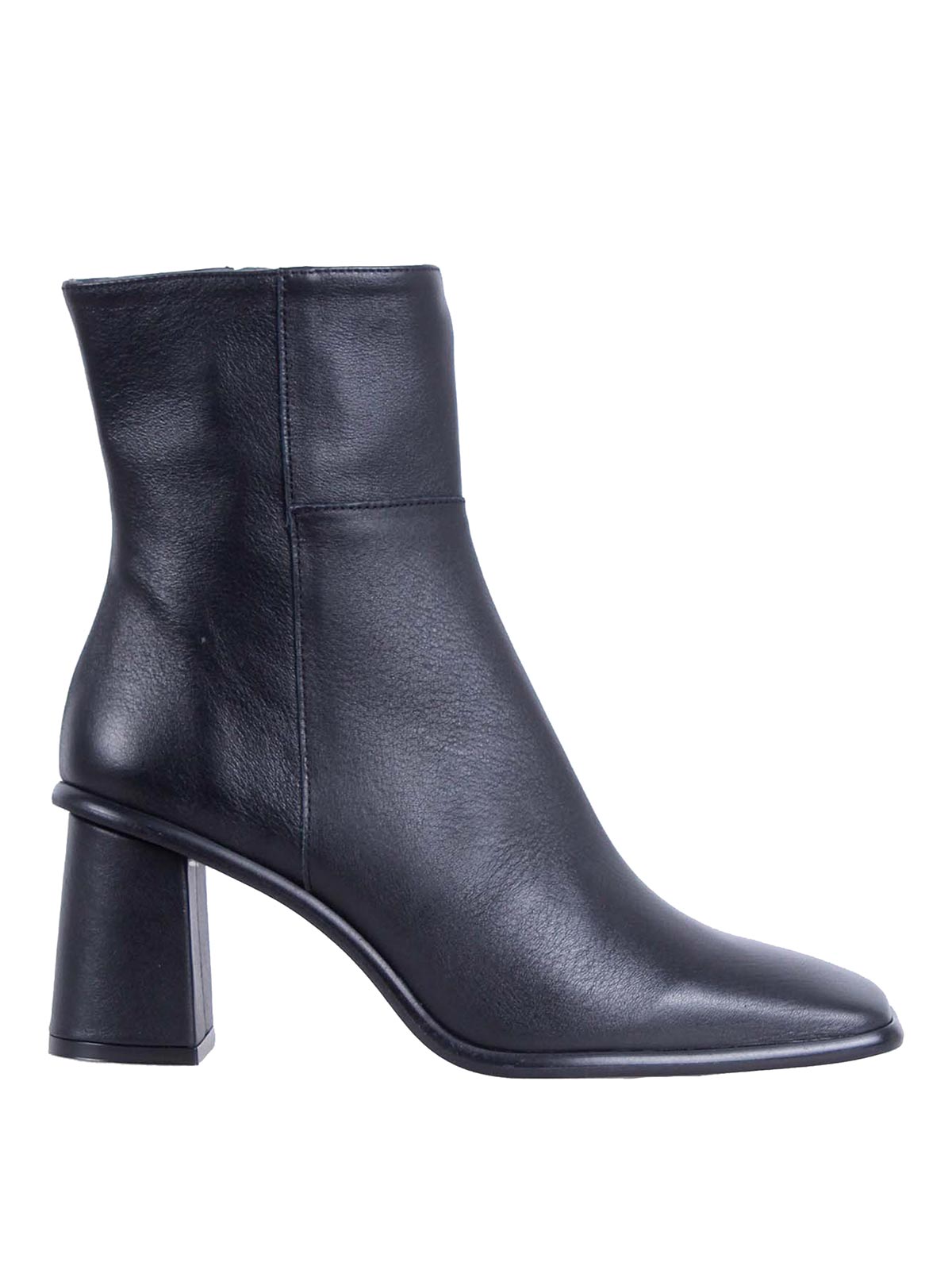 Alohas West 75 Grained Leather Ankle Boots In Black