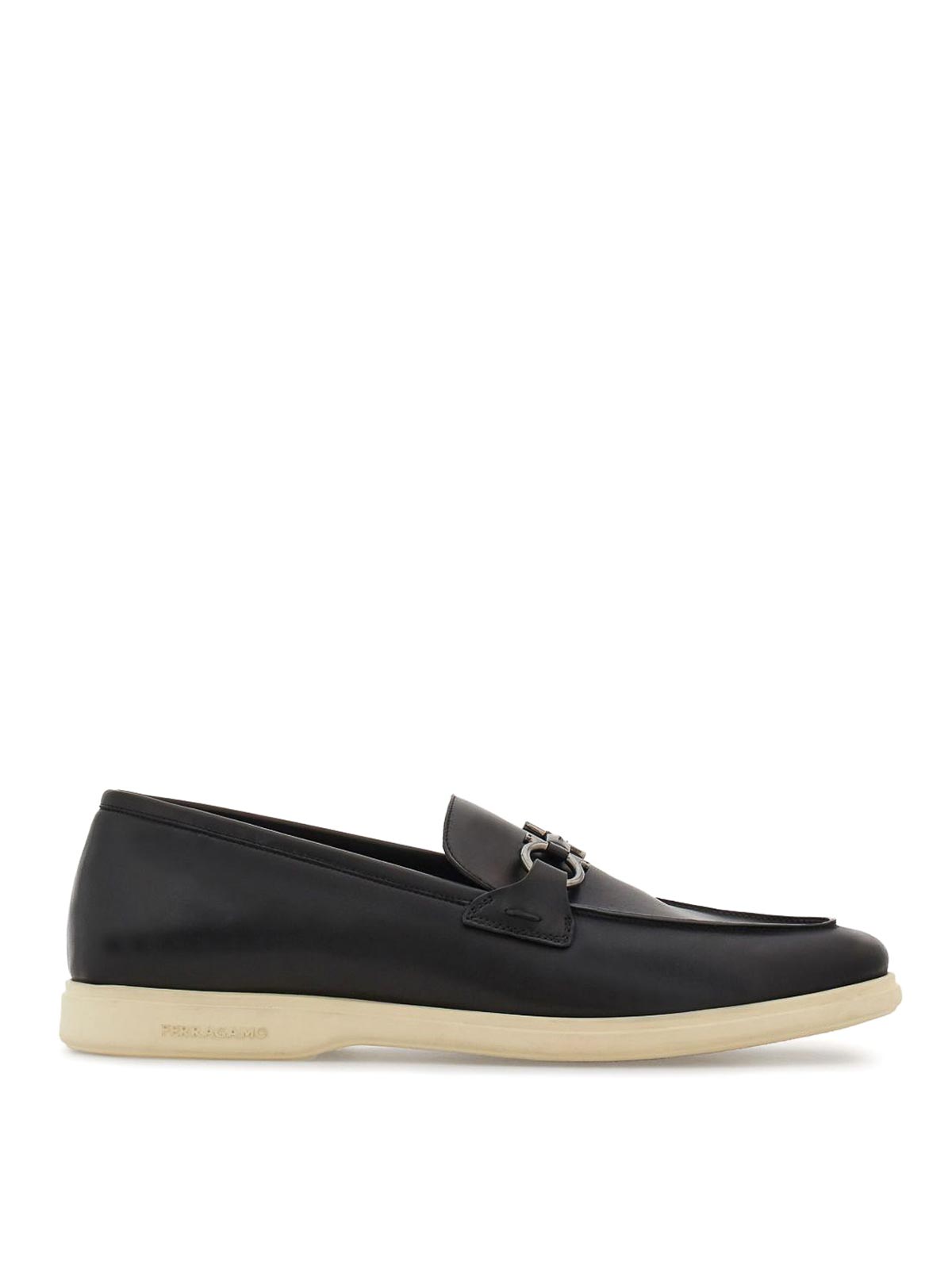 Ferragamo Gancini Leather Loafers In Black