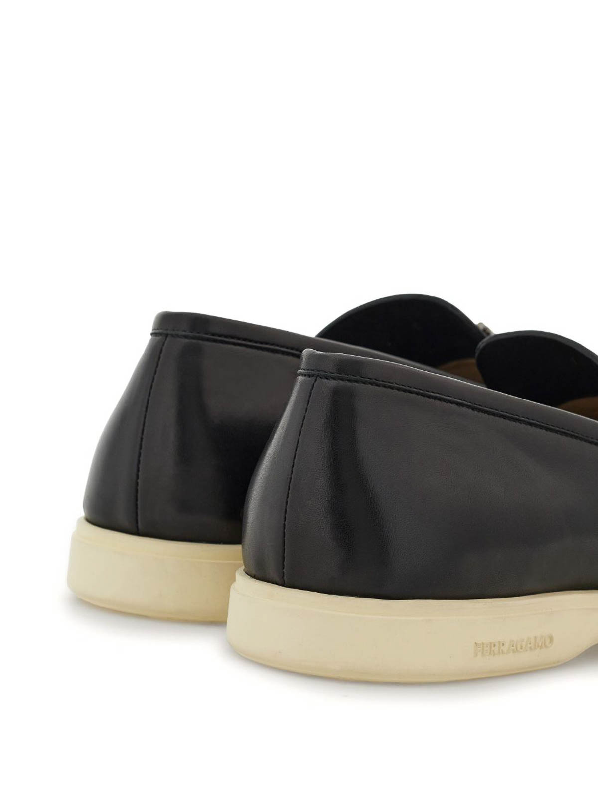 Ferragamo Gancini Leather Loafers In Black