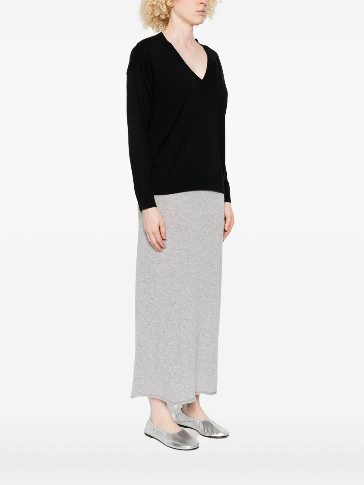 Alpha Studio Black V-neck Sweater In Silk-cashmere Blend In Black