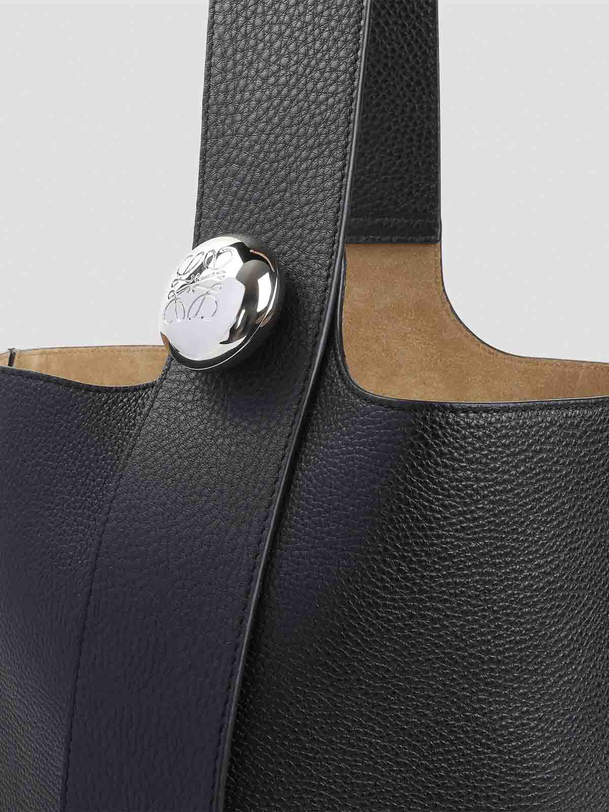Loewe Pebble Large Bucket Bag In Black