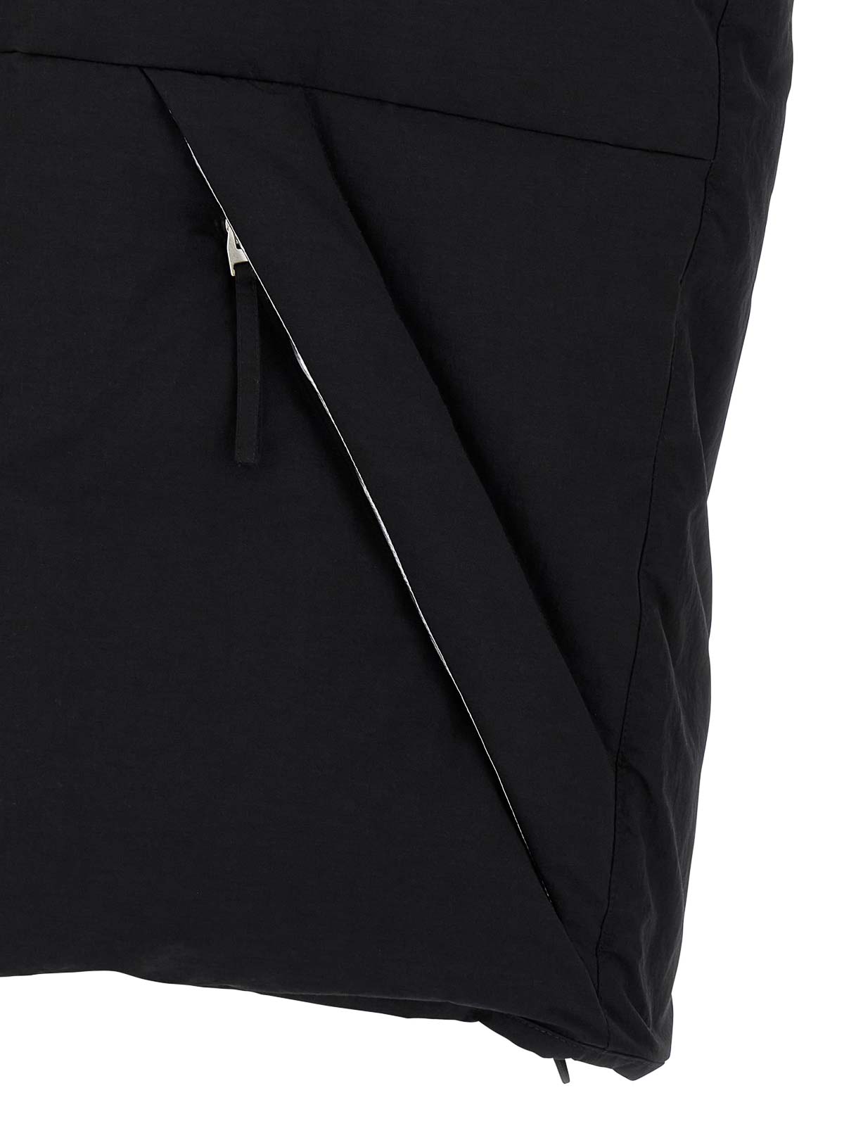 Laminar Padded And Quilted Sleeveless Jacket In Black