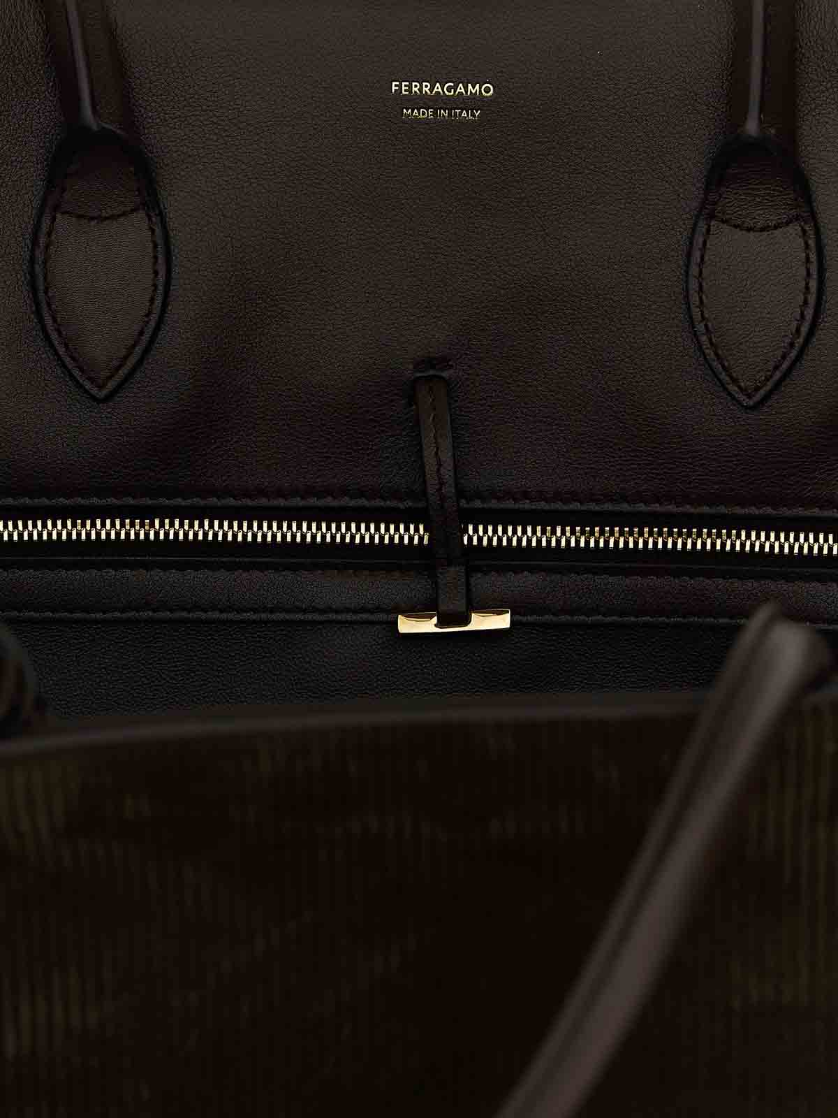 Ferragamo Hug Handbag (l) In Black