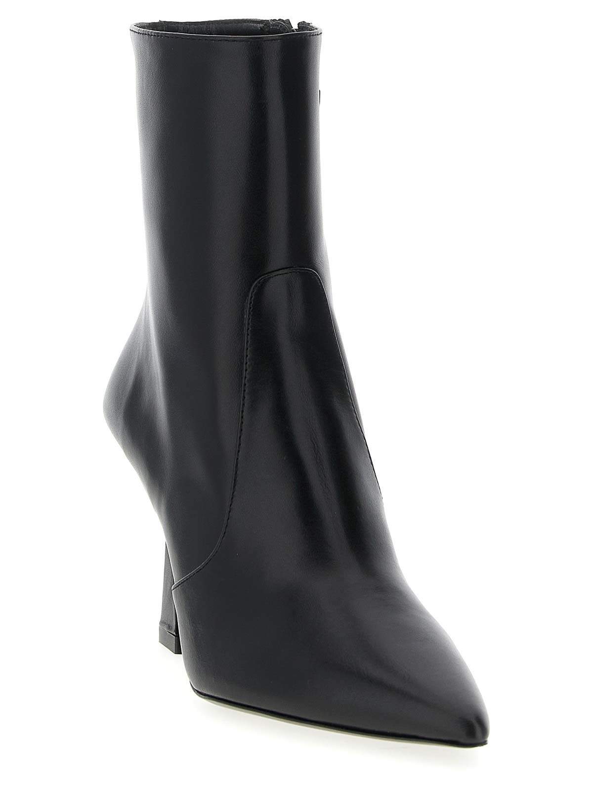 Stuart Weitzman Vinnie Ankle Boots In Black