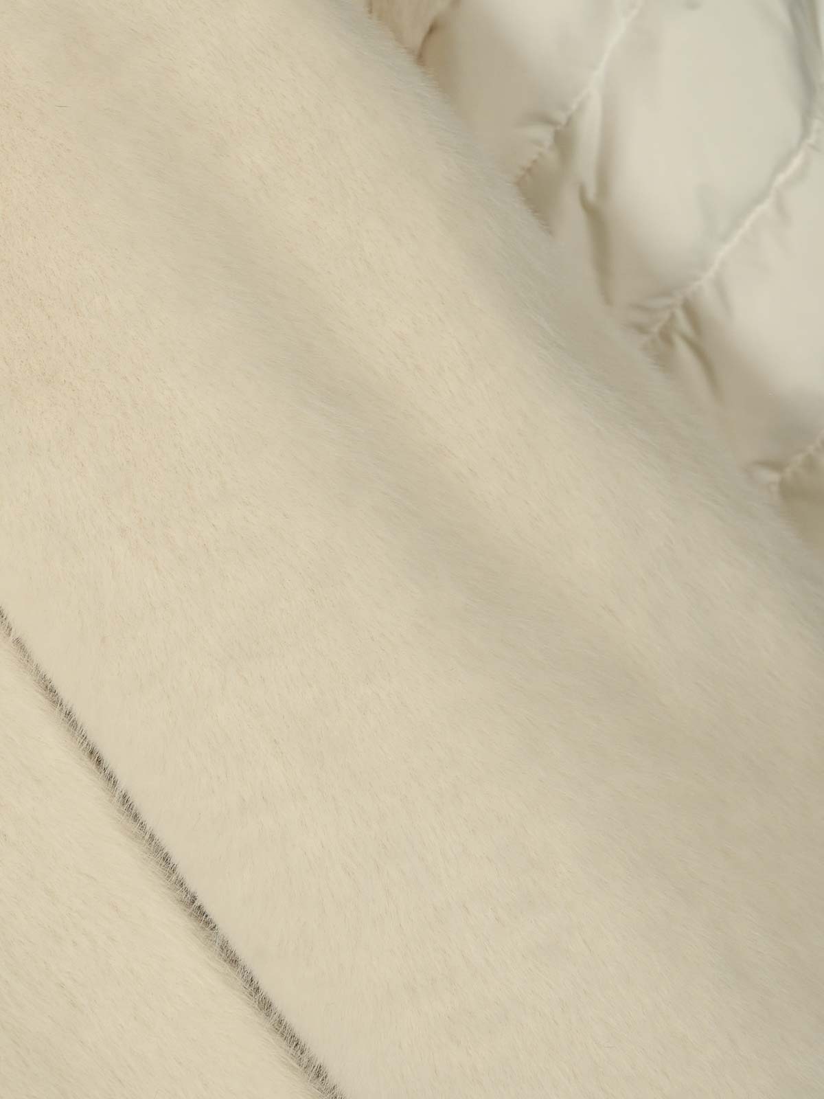 Herno Satin Cape And Lady Alternative Fur In White