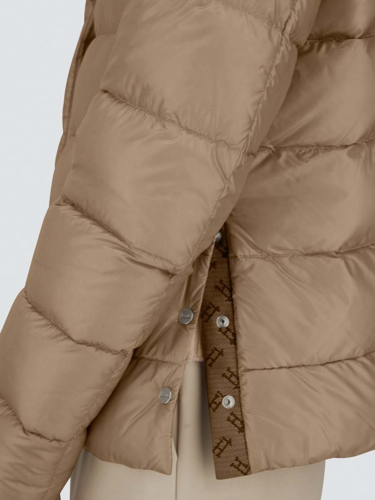 Herno Amelia Short Down Jacket In Brown