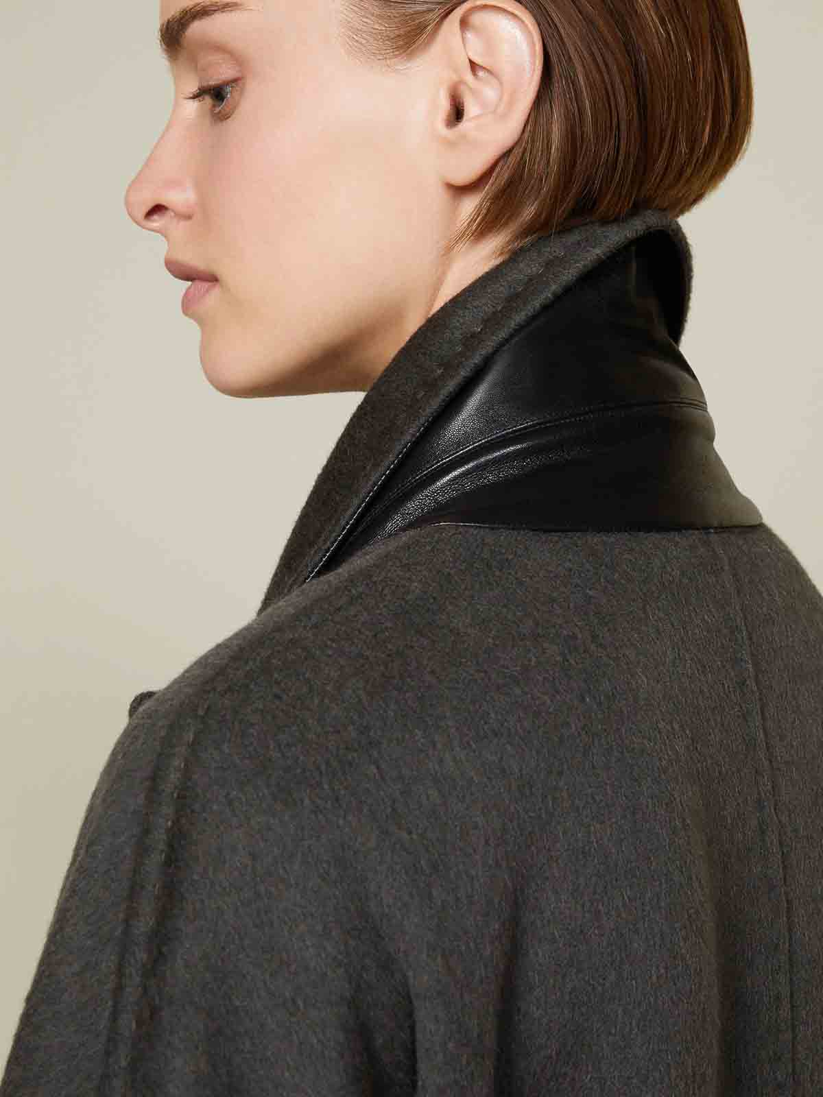 Max Mara Atelier  Mens Overcoat In Green