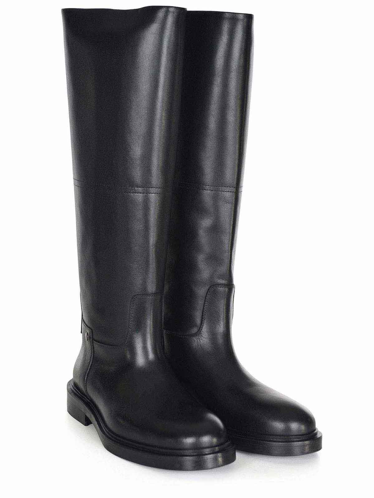 Poeve Boots Made Of Calfskin In Black