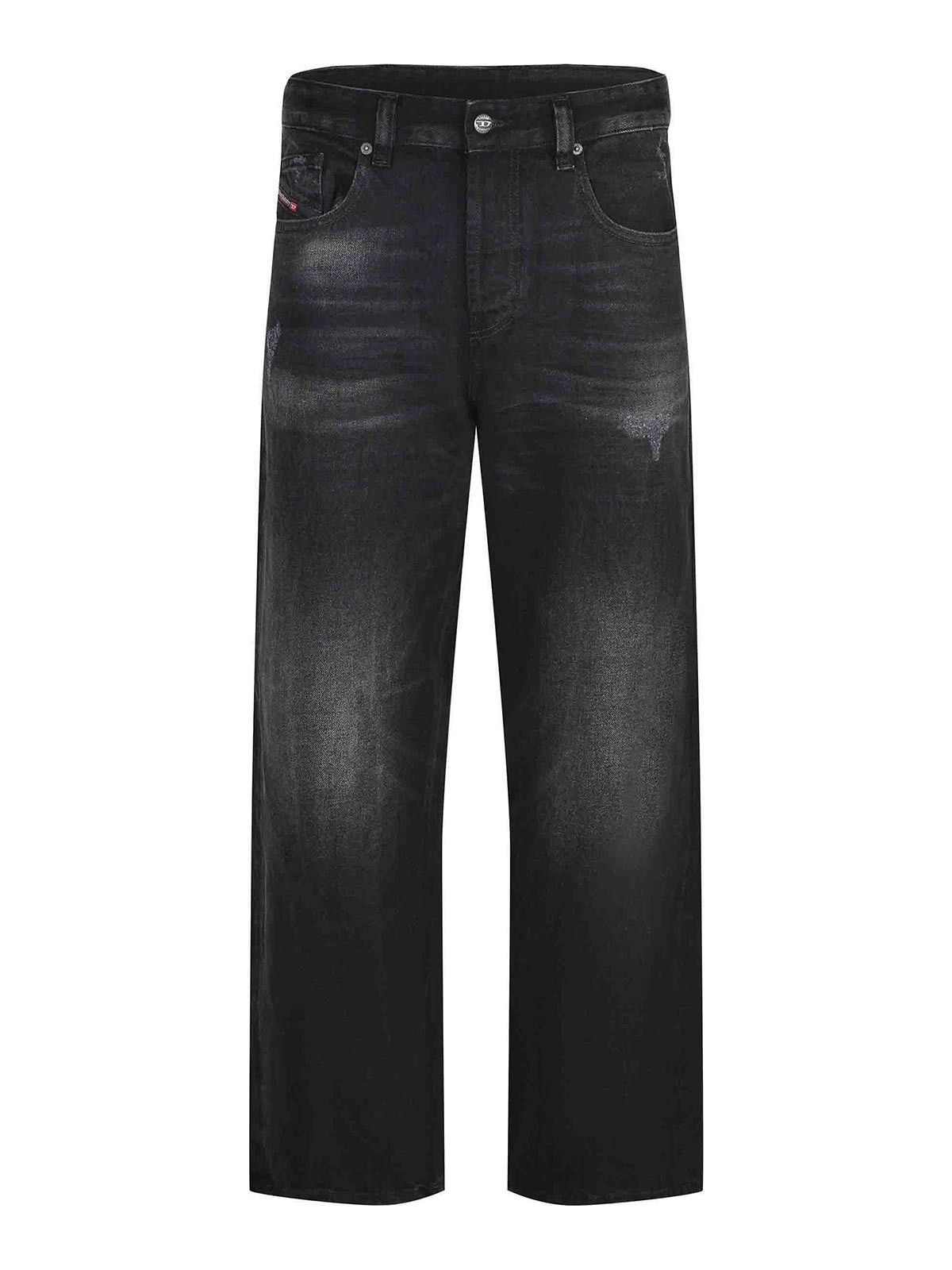 Jeans realizzati in misto cotone