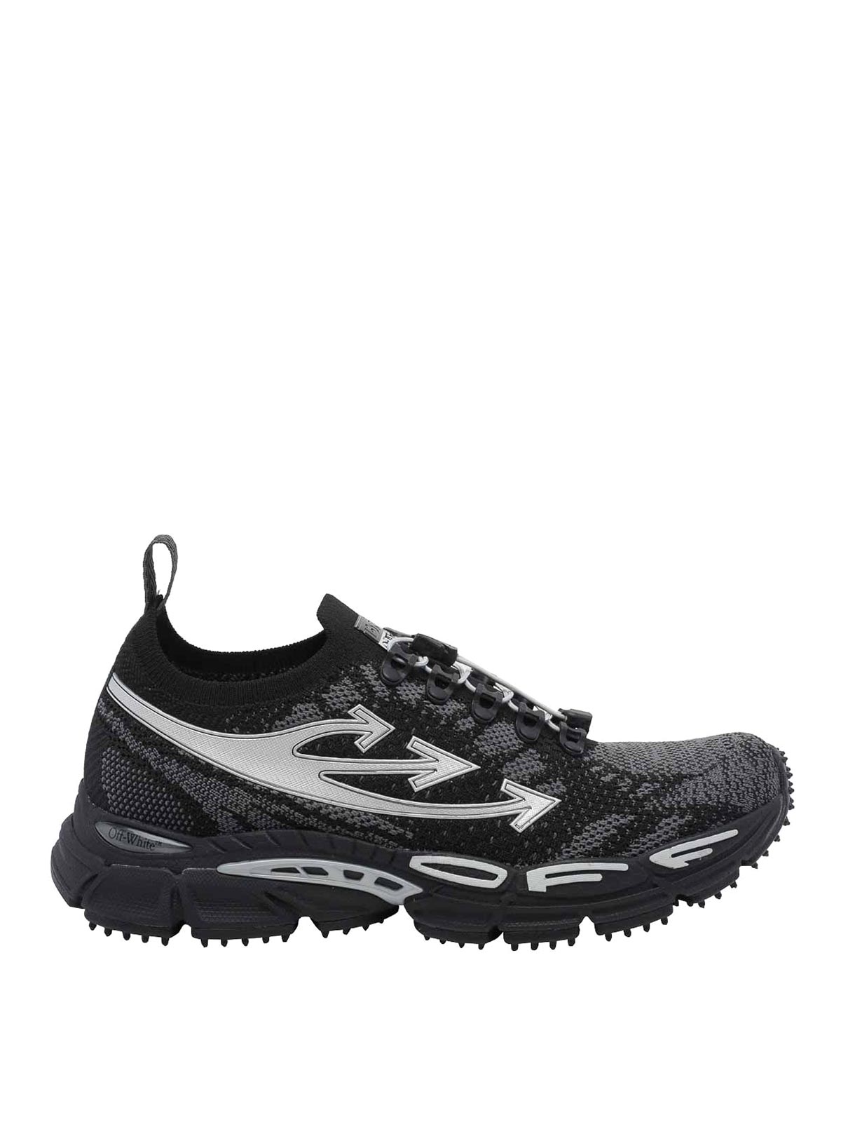 Torno subito, Sneakers in maglia