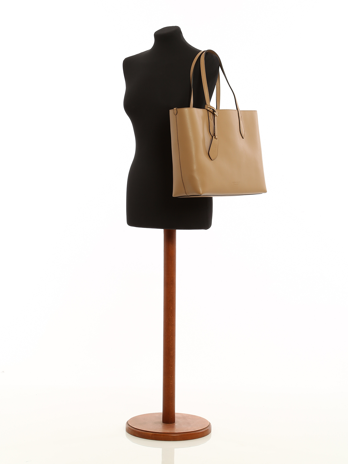 Burberry The Medium Reversible Tote In Haymarket Check And Leather