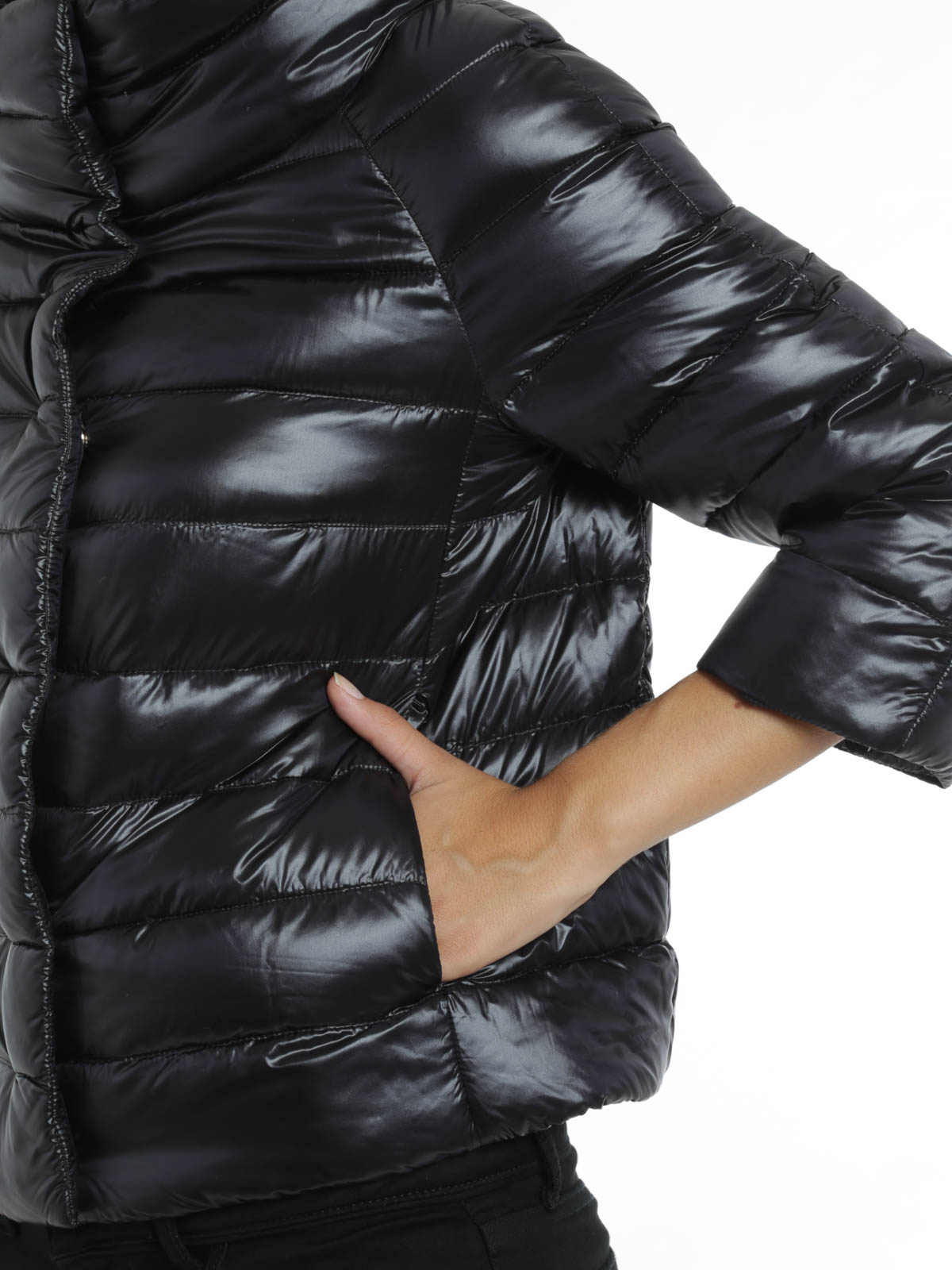 【関税&送料込み】Herno Padded Cape Herno Padded cape - Black - Women | PI0046D120179300 | thebs.com