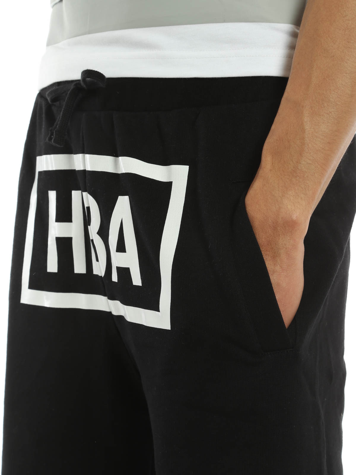 HBA HOOD BY AIR グラフィックショートパンツ Hood by Air Logo lettering print shorts | HMCB009S160020011001