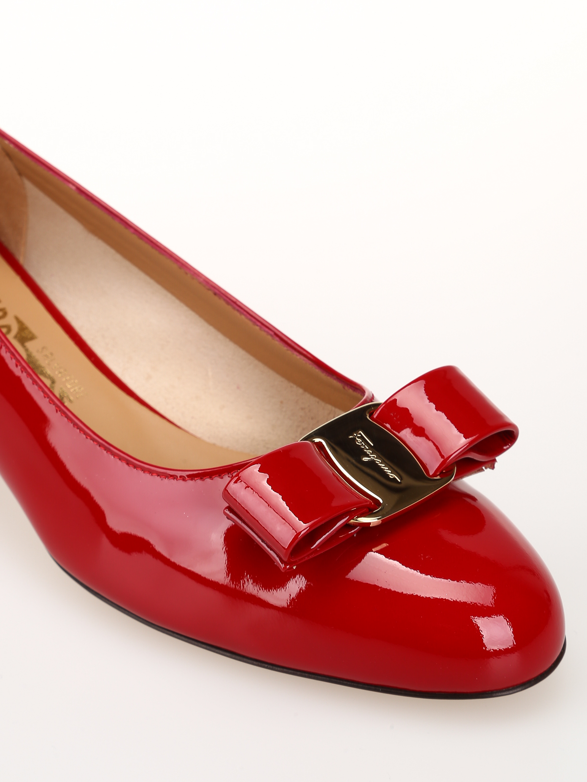 Court shoes Salvatore Ferragamo Vara red patent leather pumps 591964