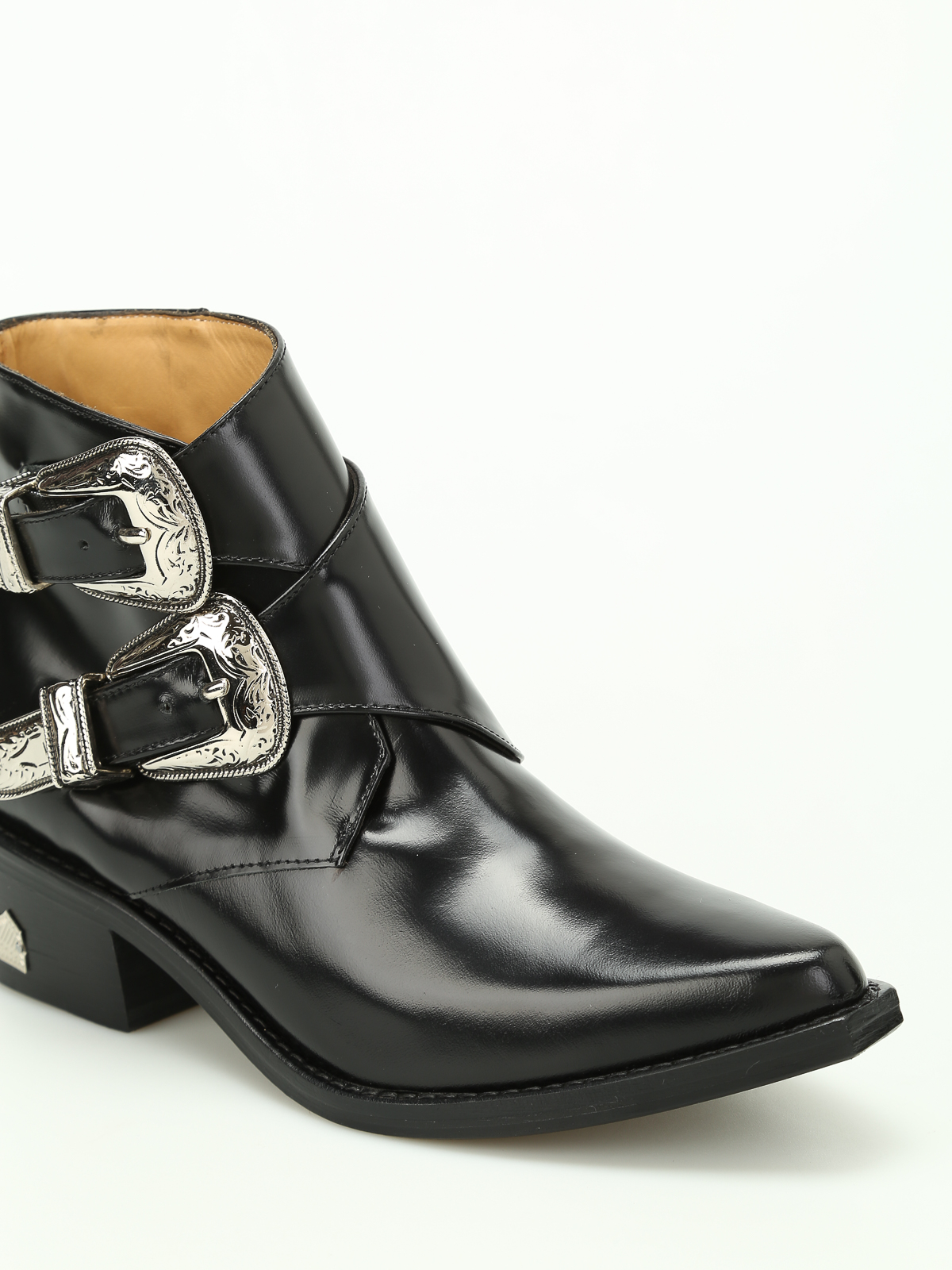 Ankle boots Toga - Carved buckled leather booties - AJ780BLACKPOLIDO