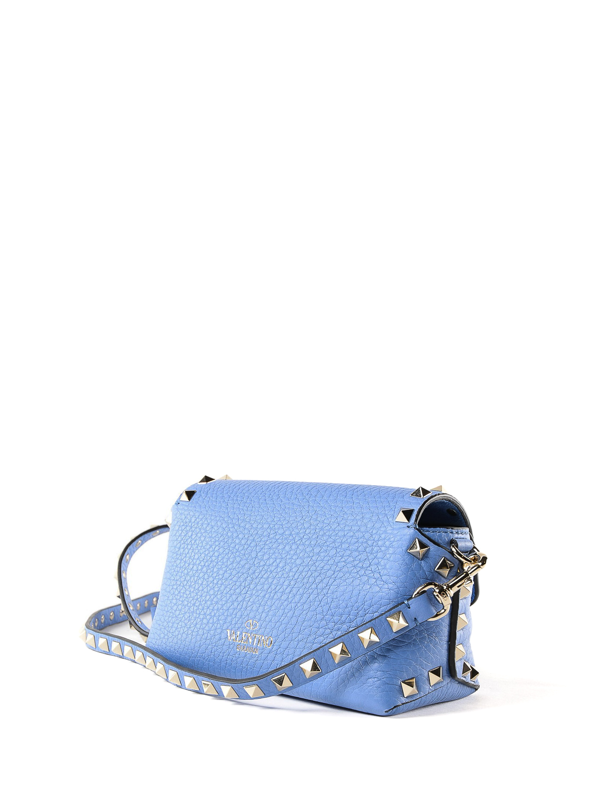 Love a crossbody and especially this @valentino Rockstud with its ligh