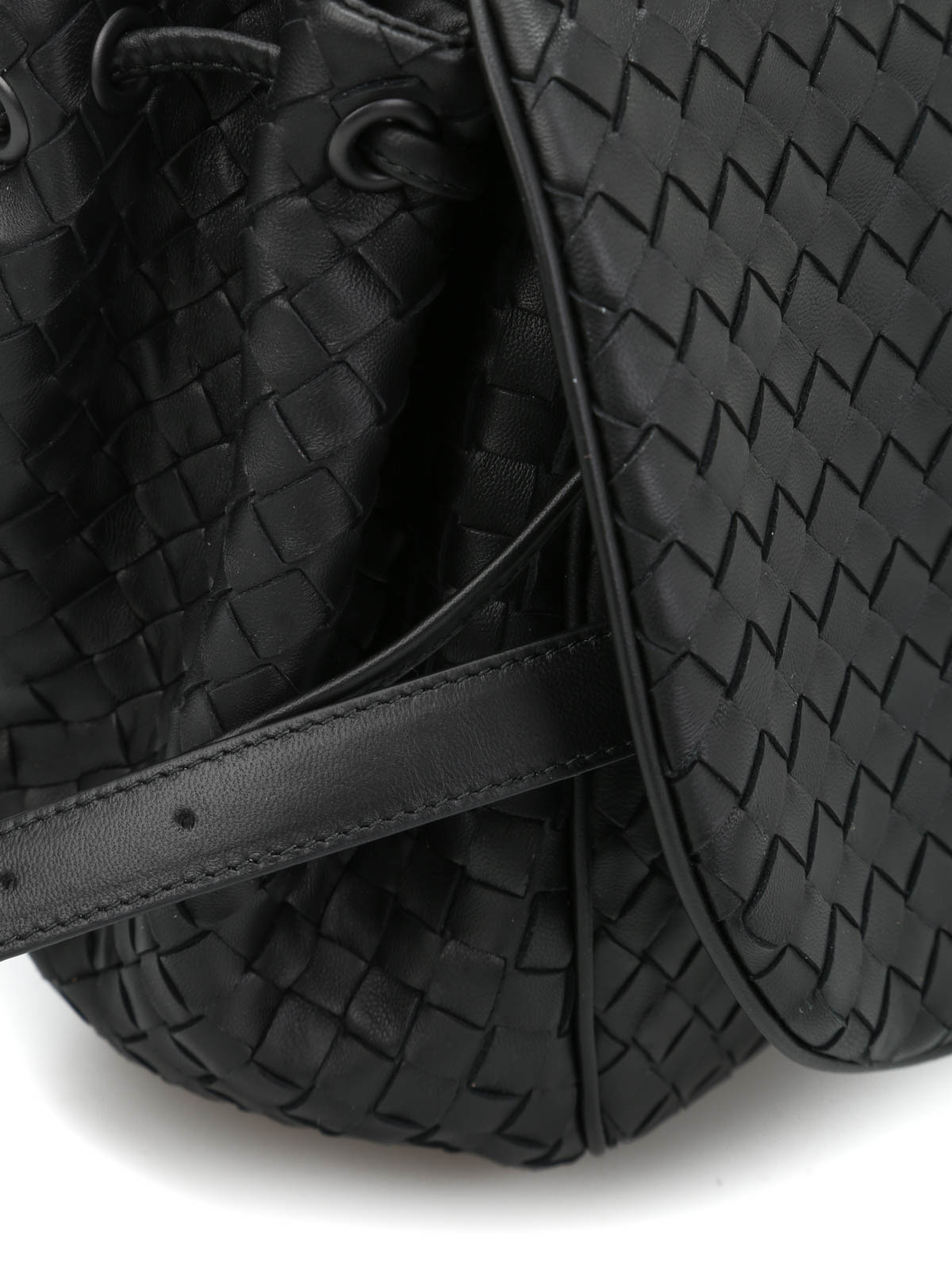 Intrecciato Leather Crossbody Bag in Black - Bottega Veneta